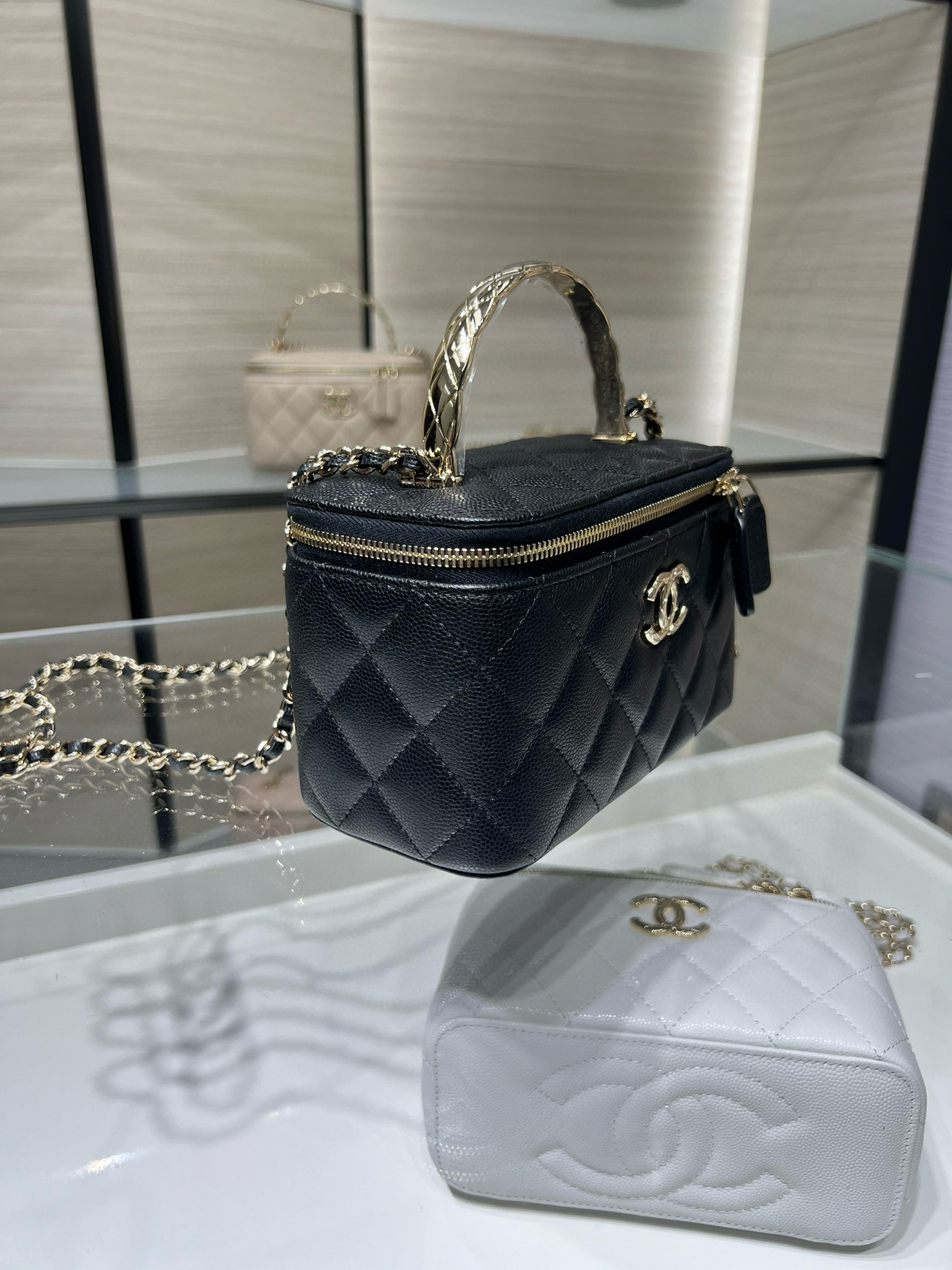 Ch**el clutch with chain ap4590 17x9.5x8cm