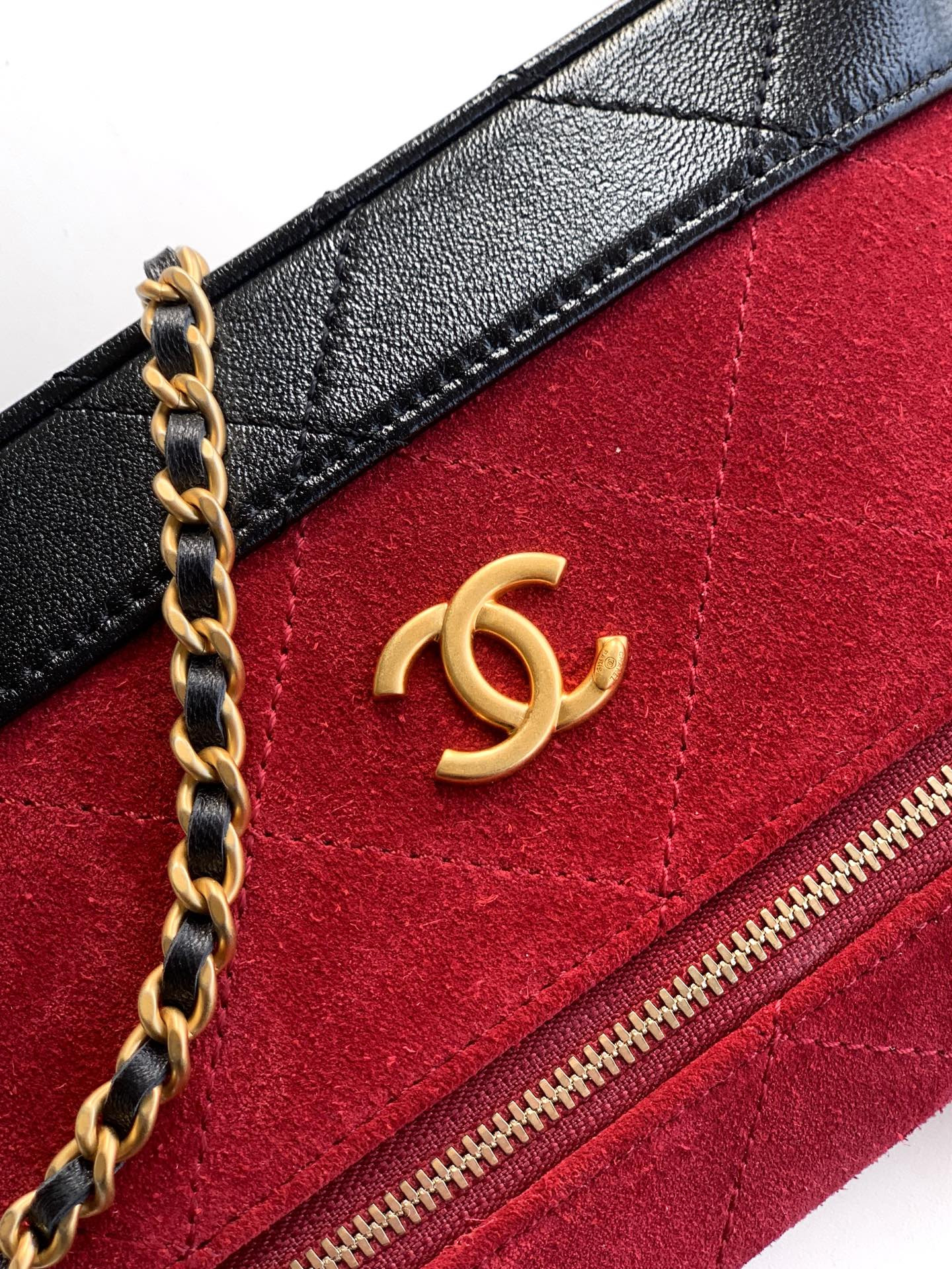 Ch**el vanity with chain ap5186 17x19.5x5cm