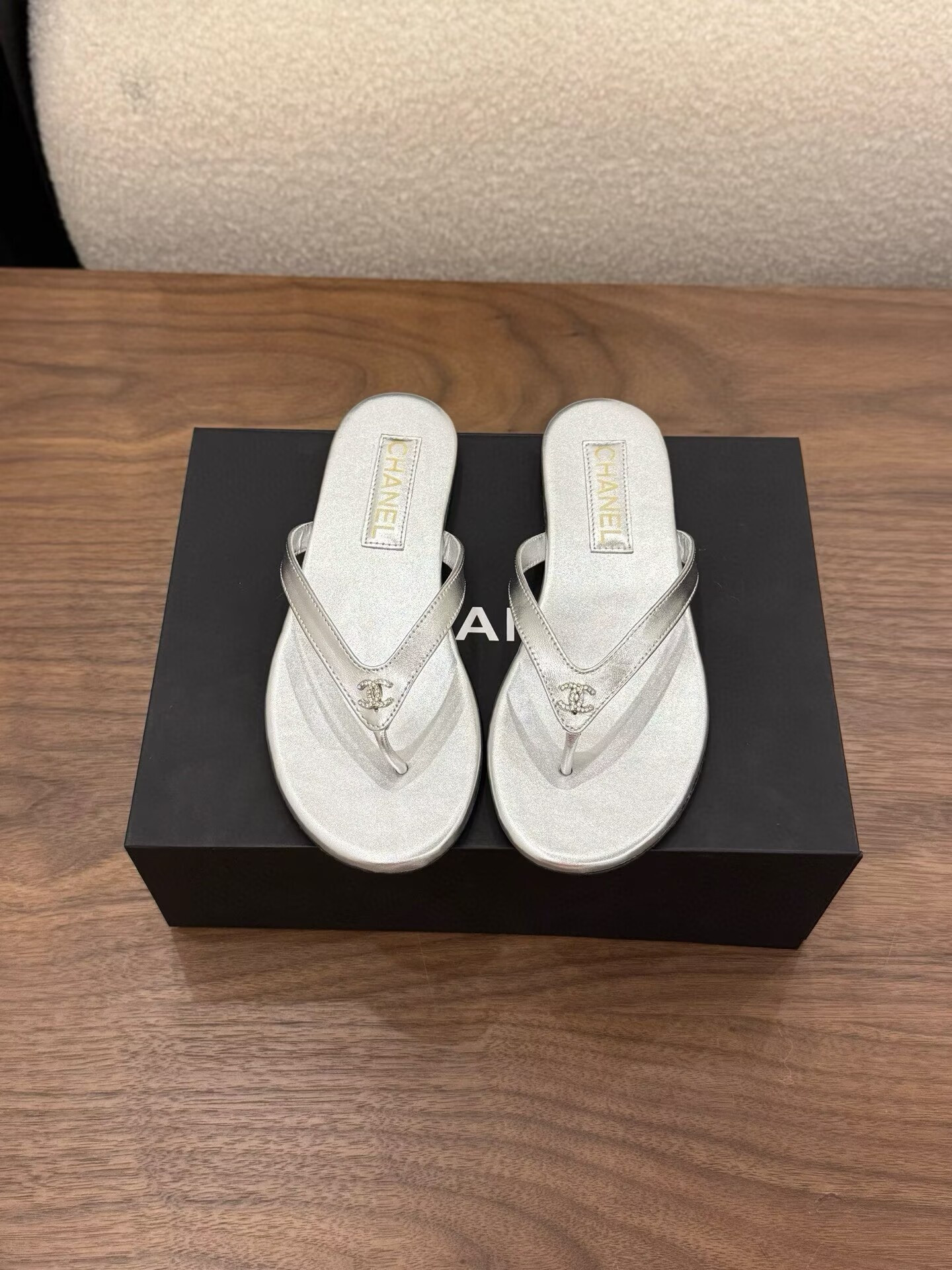 ua Ch**el slides