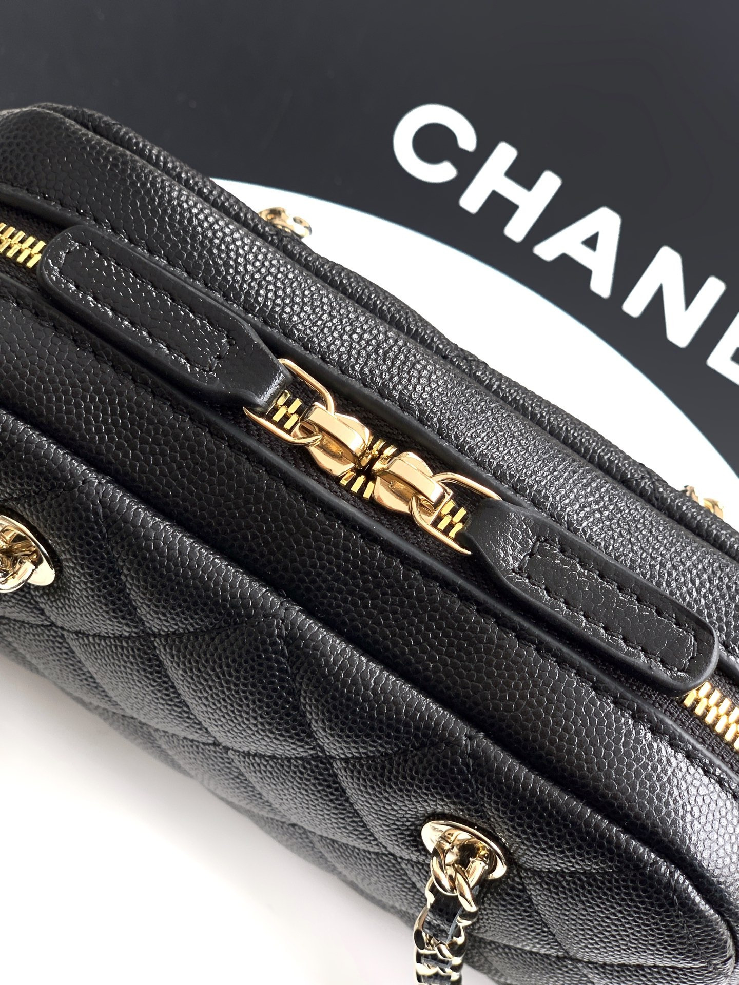 Ch**el clutch with chain ap5092 11.5x19.5x5.5cm