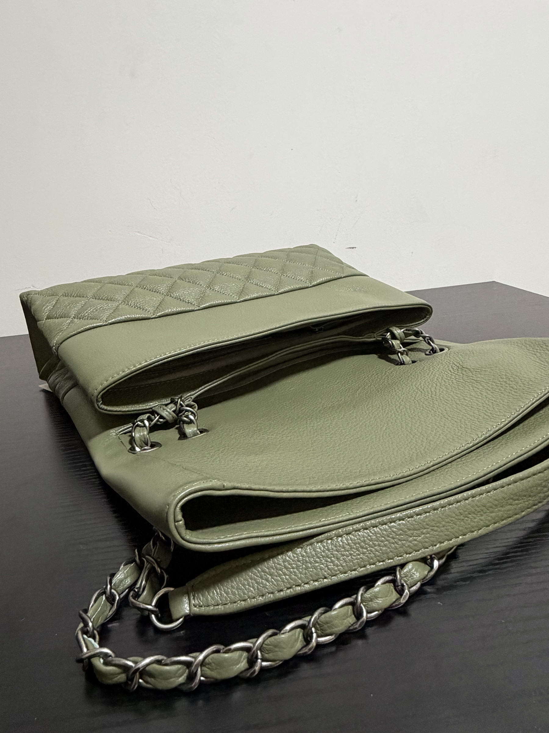 Ch**el hampton flap handbag as7095 32x19x7.5cm