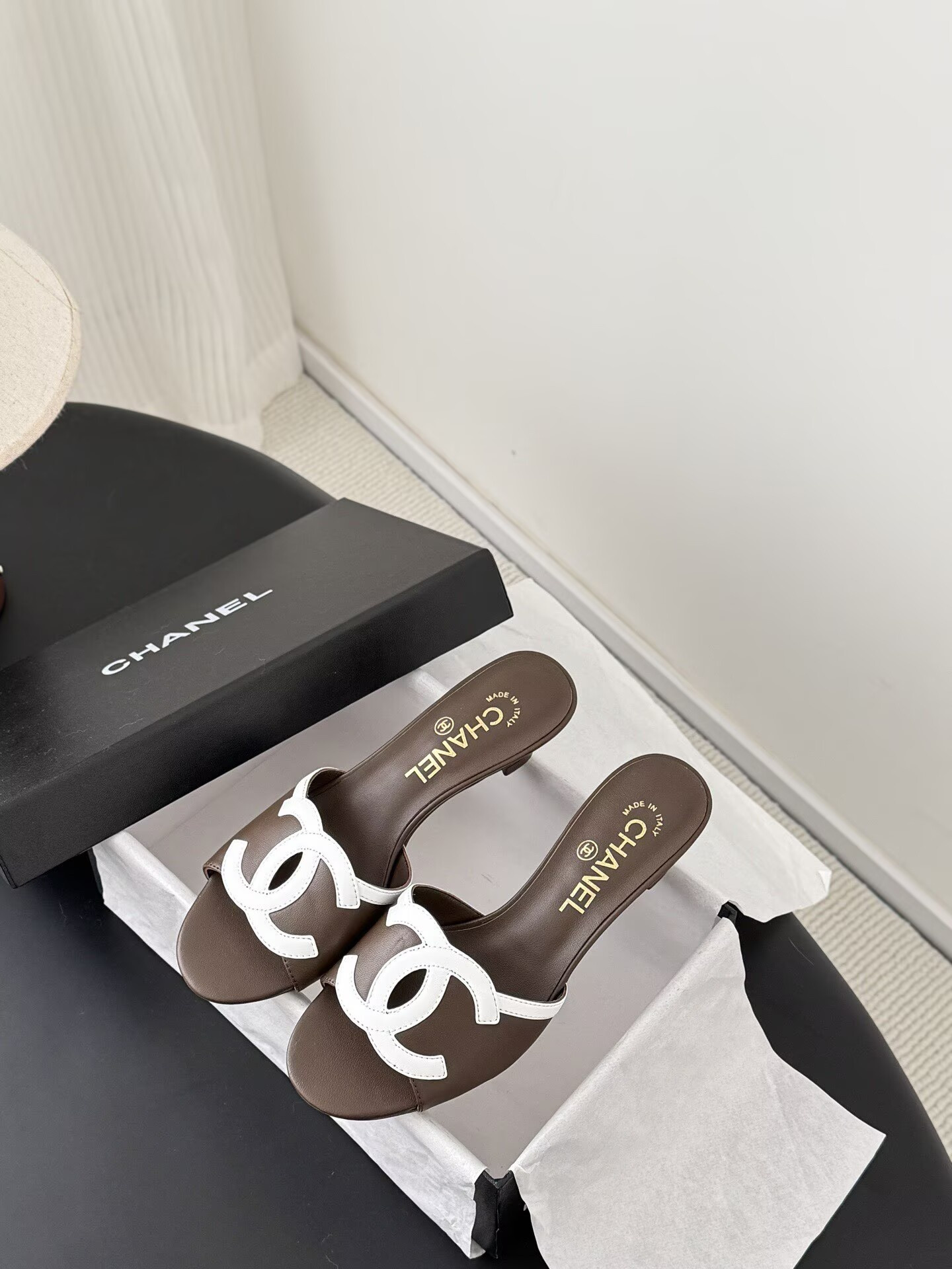 ua Ch**el sandals 4.5cm heel
