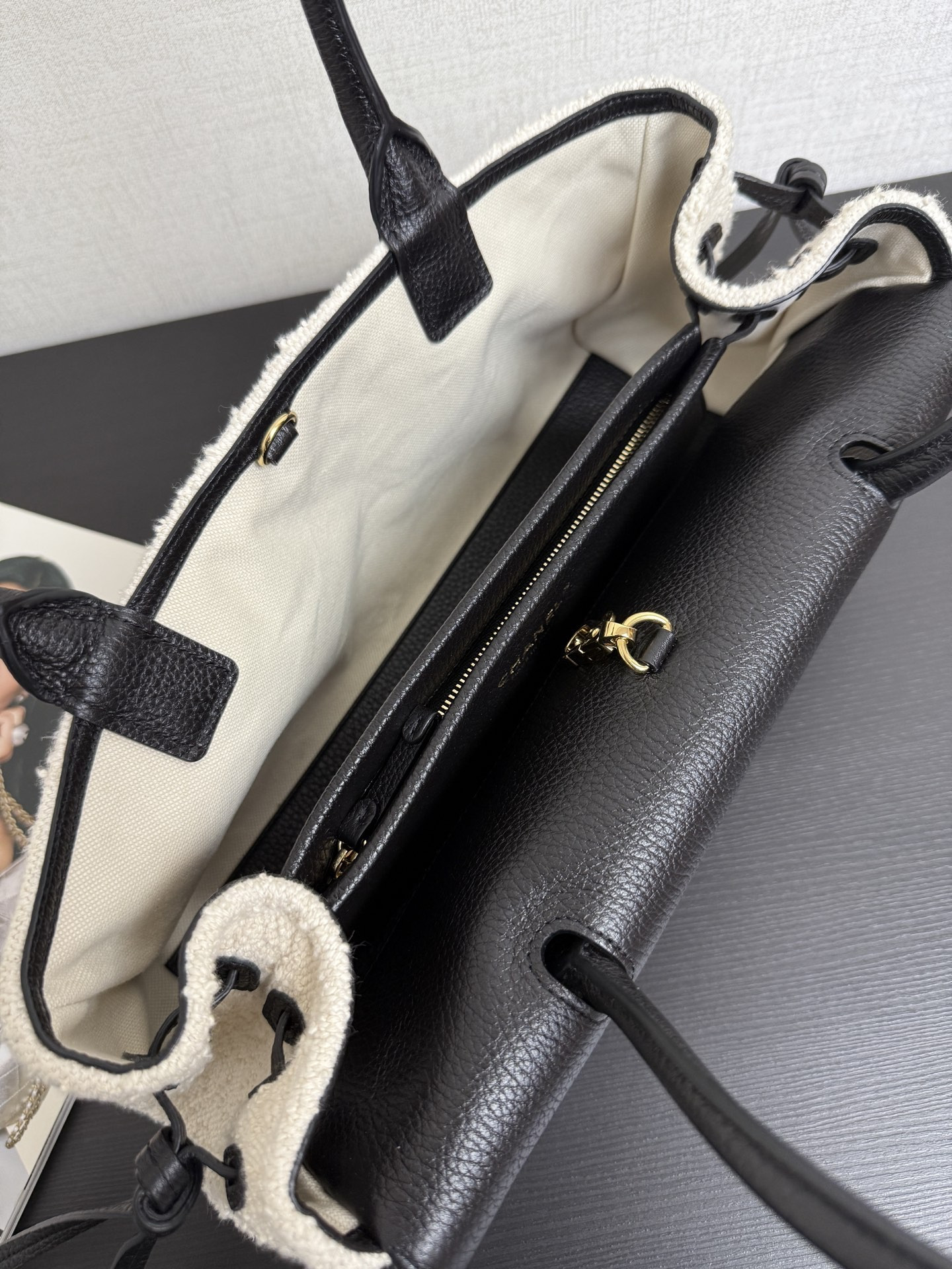 Ch**el small tote as6288 15x31x12cm