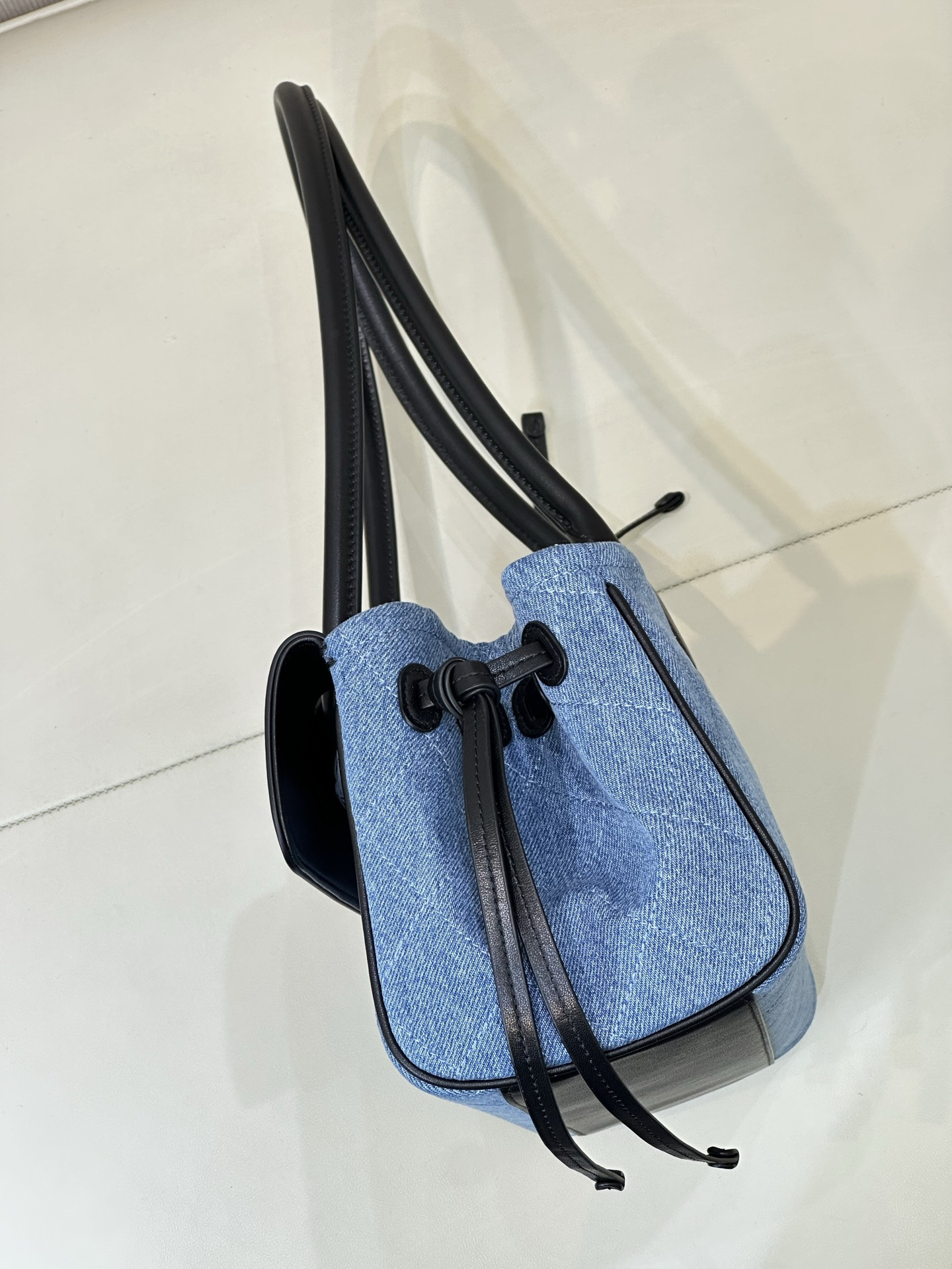 Ch**el small tote as6288 15x31x12cm