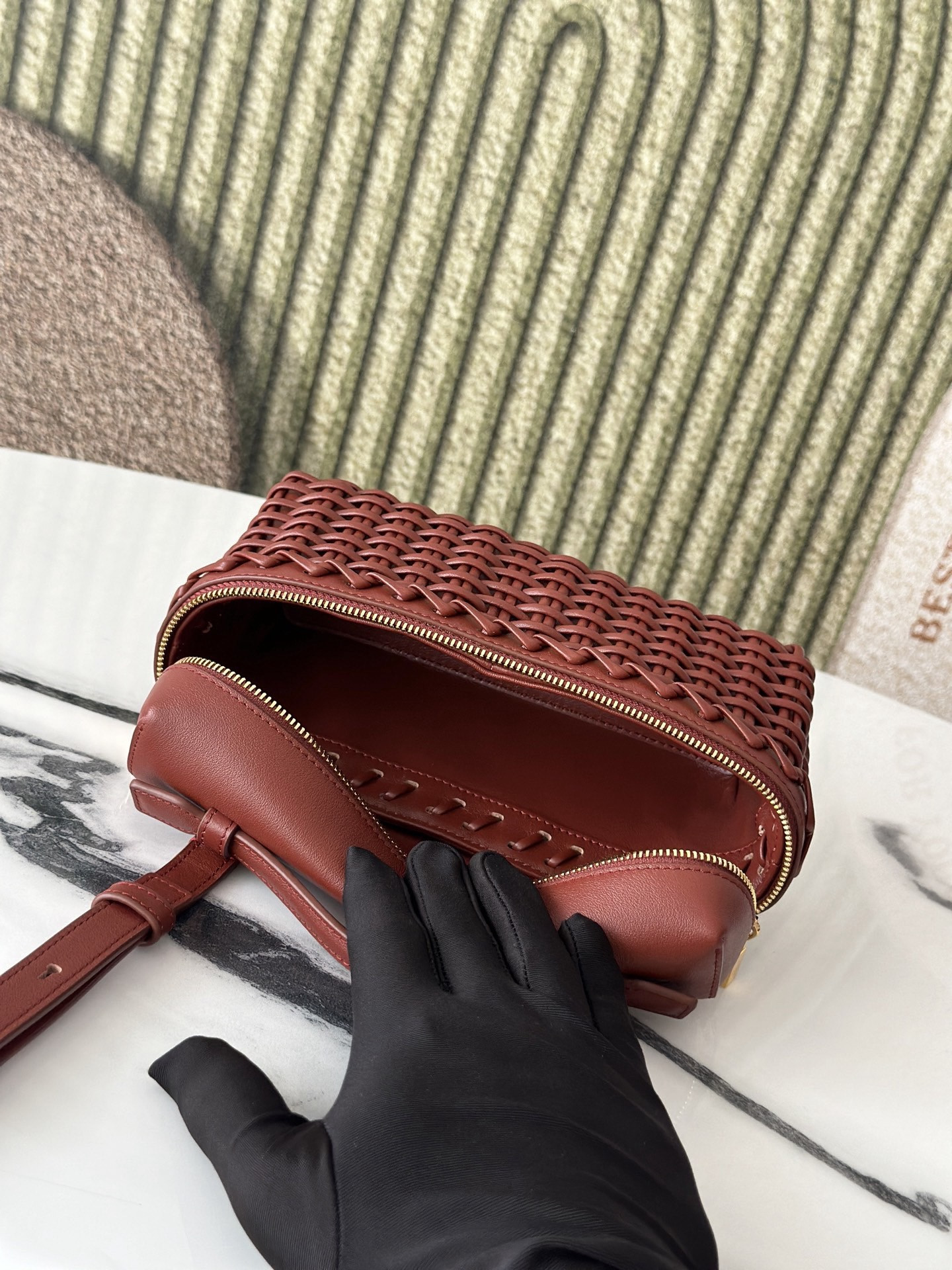 L0r0 P1ana extra pocket l19 19 x 11.5 x 7cm