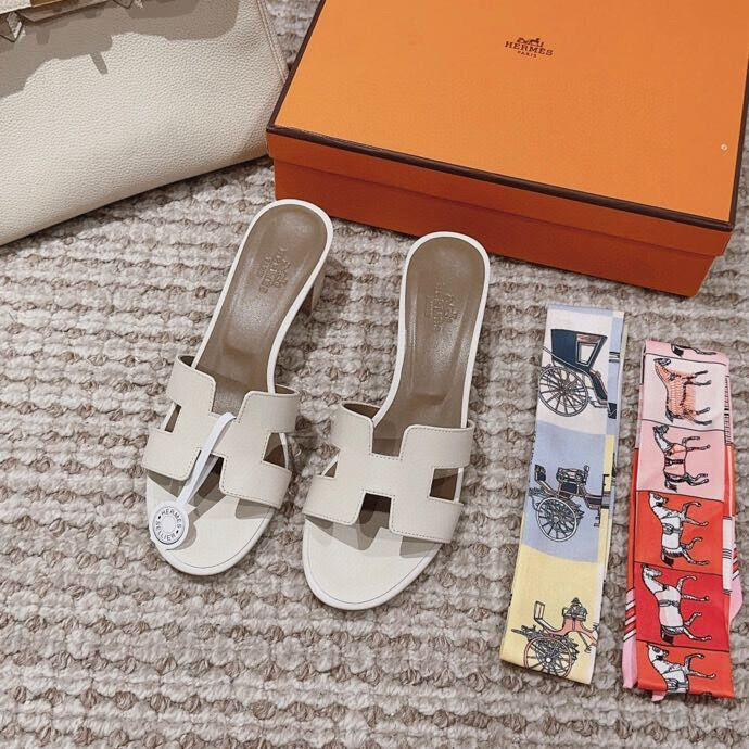 UA H**me5 Oasis sandal