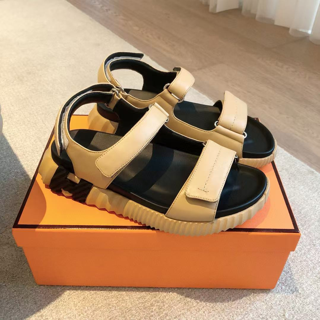 UA H**me5 Junior sandal
