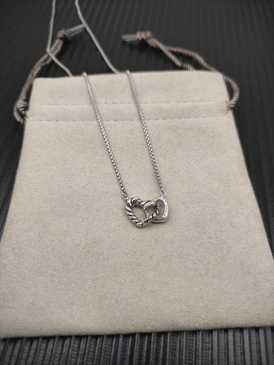 dau1d Yvrm*n interlocking heart necklace