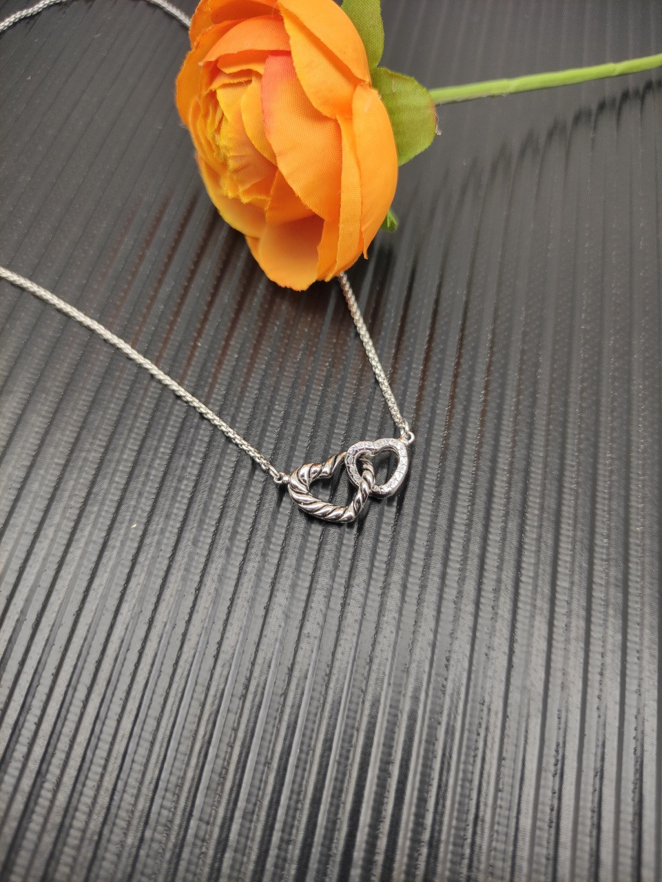 dau1d Yvrm*n interlocking heart necklace