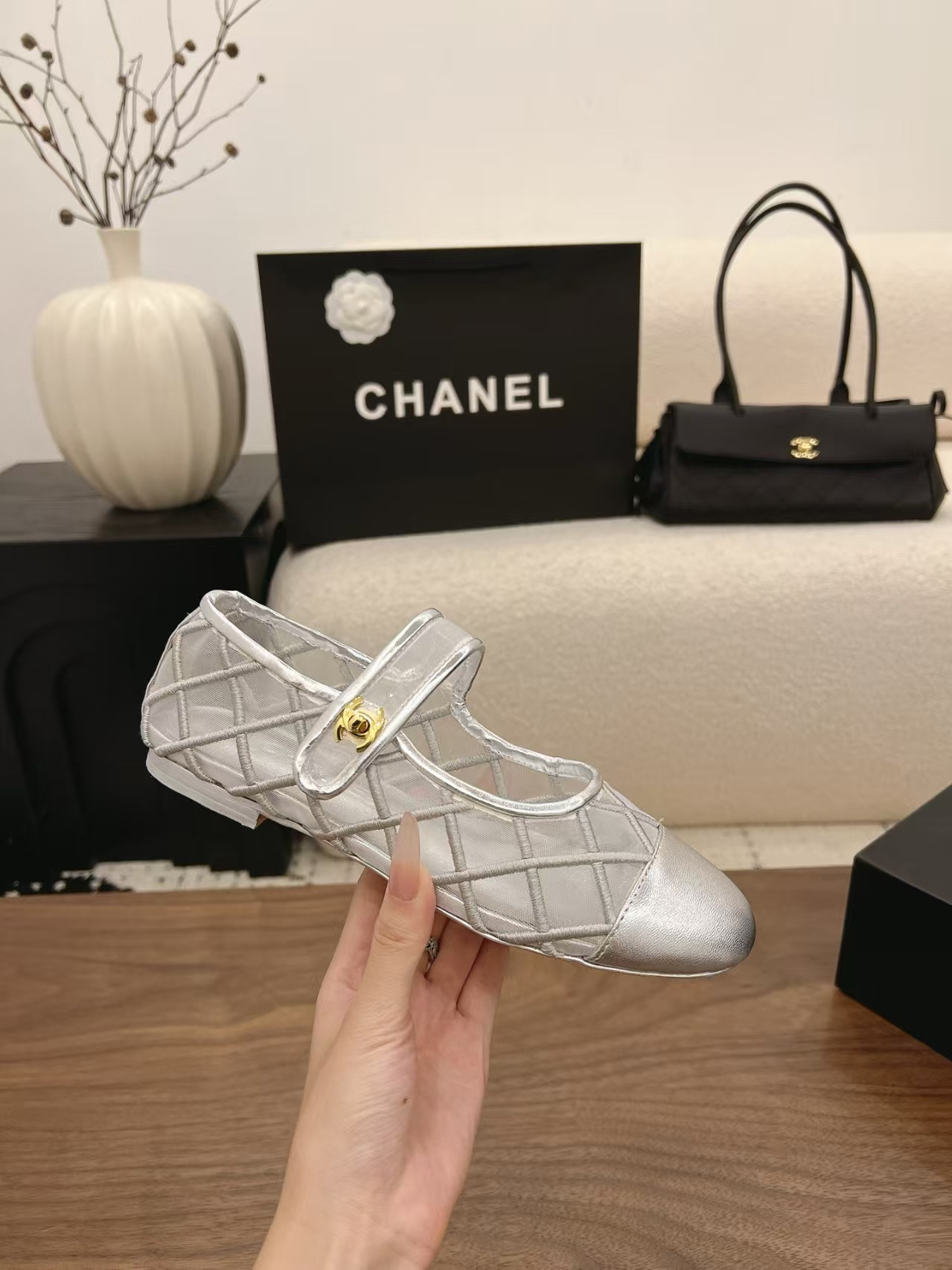 ua Ch**el mary jane ballet flats