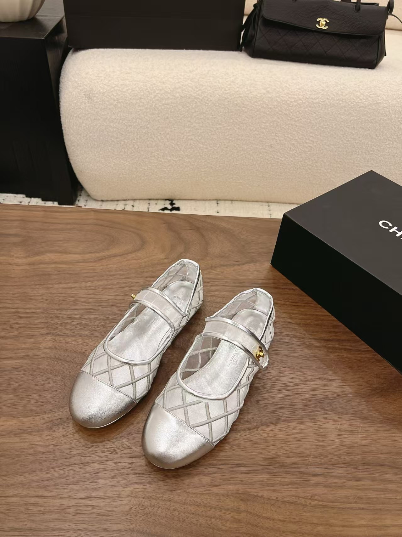 ua Ch**el mary jane ballet flats