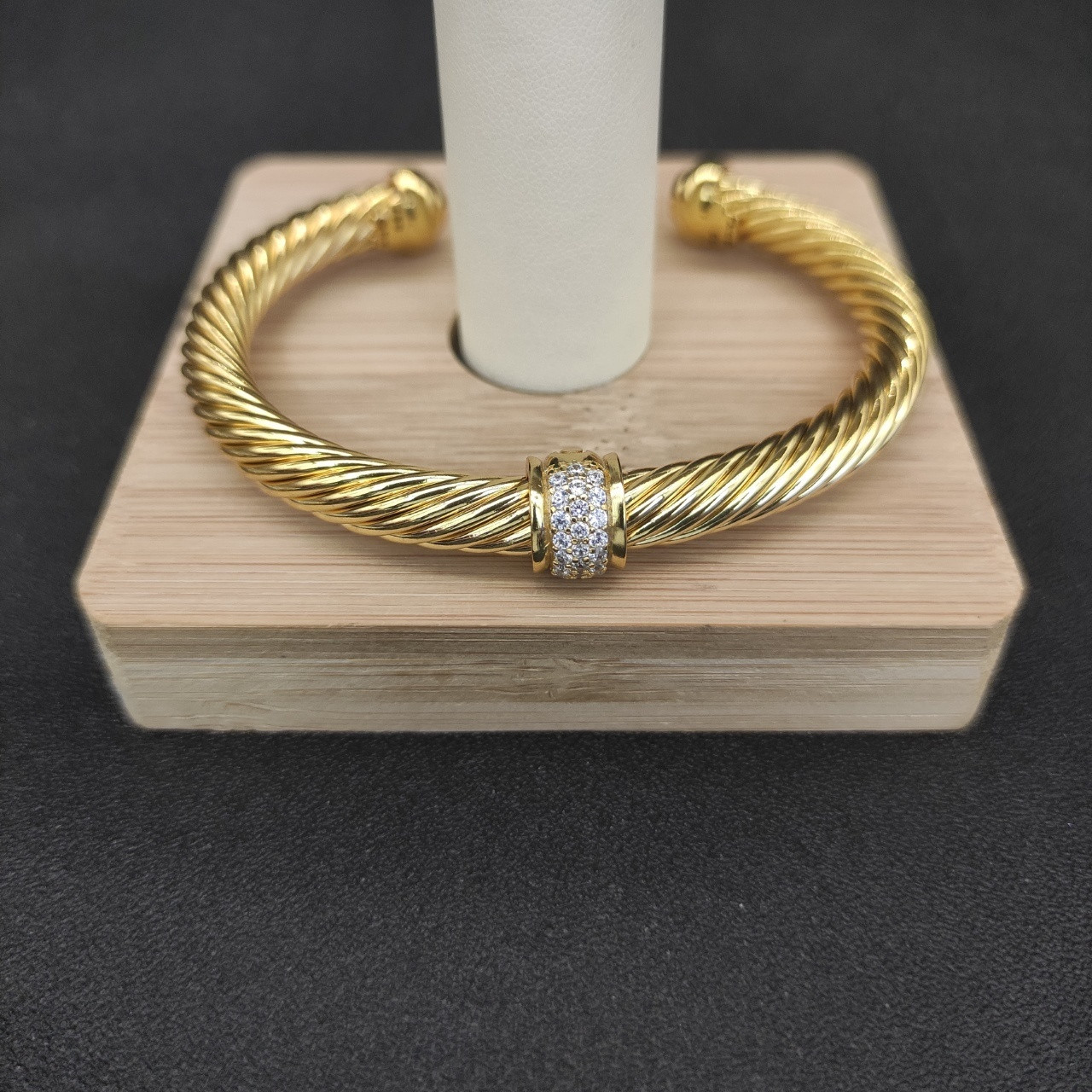 dau1d Yvrm*n 7mm round beads bracelet (wrist circumference 16-20cm)