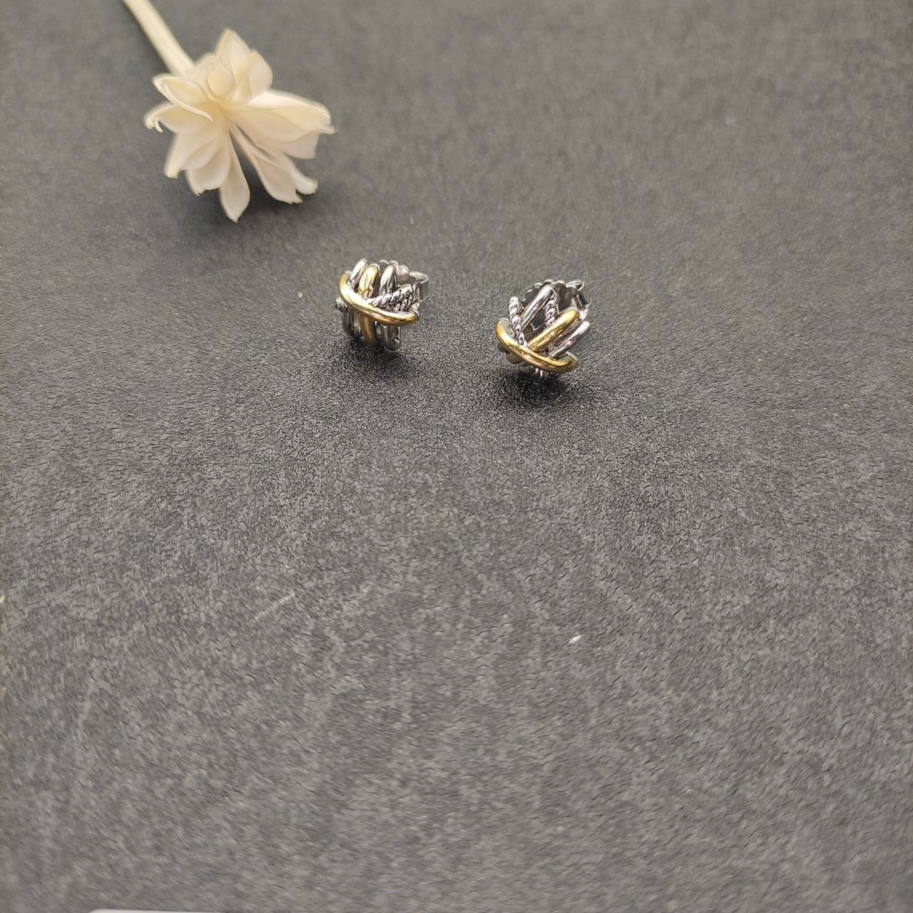 dau1d Yvrm*n 11mm earrings