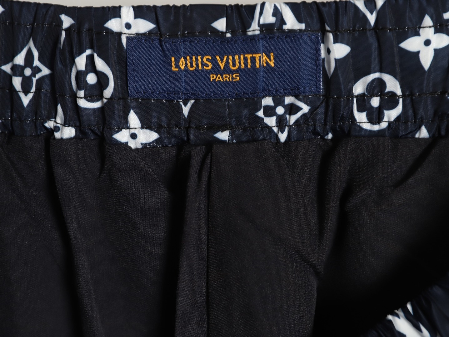 l0vis Vvtt0n pants suit