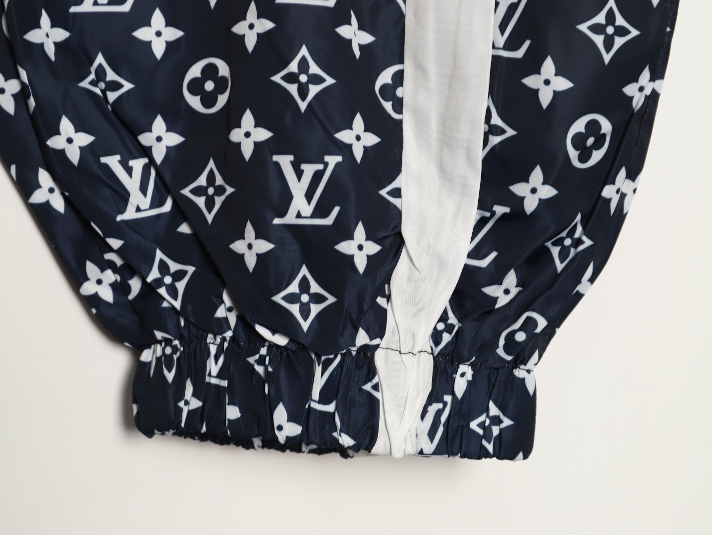 l0vis Vvtt0n pants suit