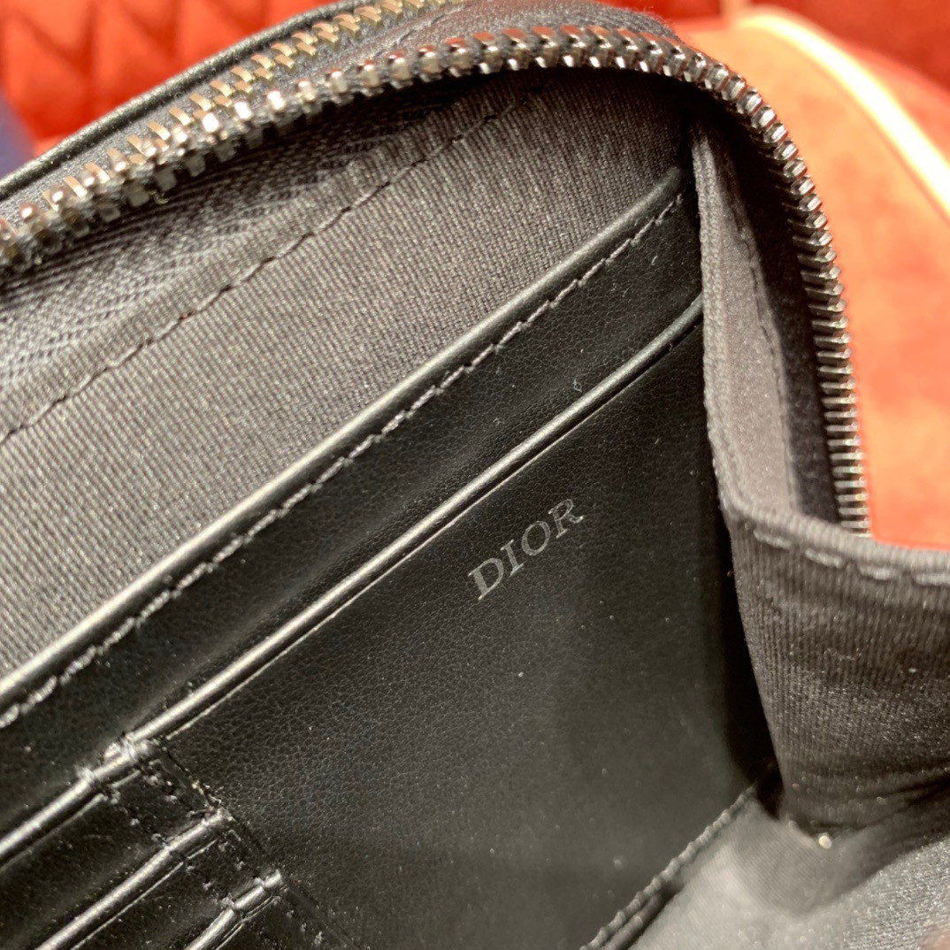 D10r POUCH WITH SHOULDER STRAP 17cm