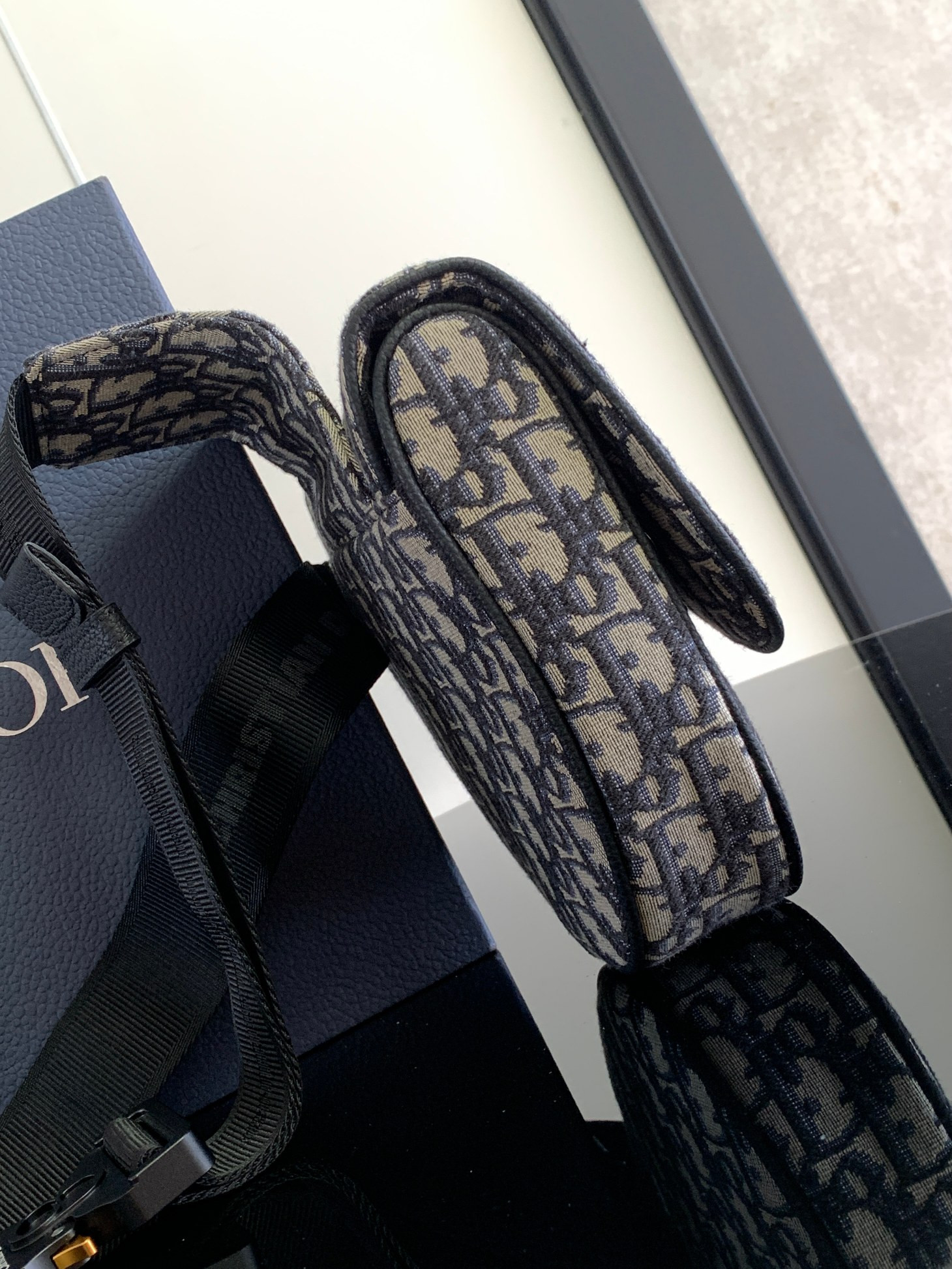 D10r Saddle Bag Beige and Black D10r Oblique Jacquard 26 x 19 x 4.5 cm