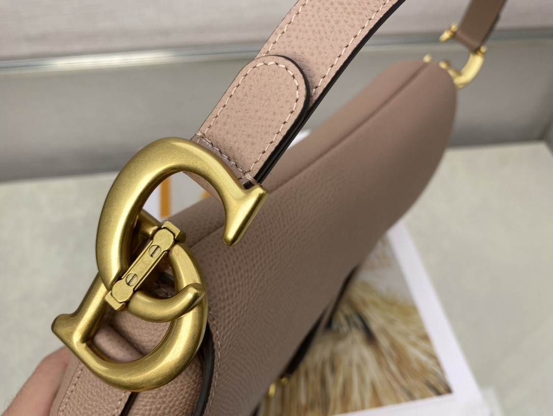 D10r Saddle Bag Warm Taupe Grained Calfskin 25.5x20x6.5cm