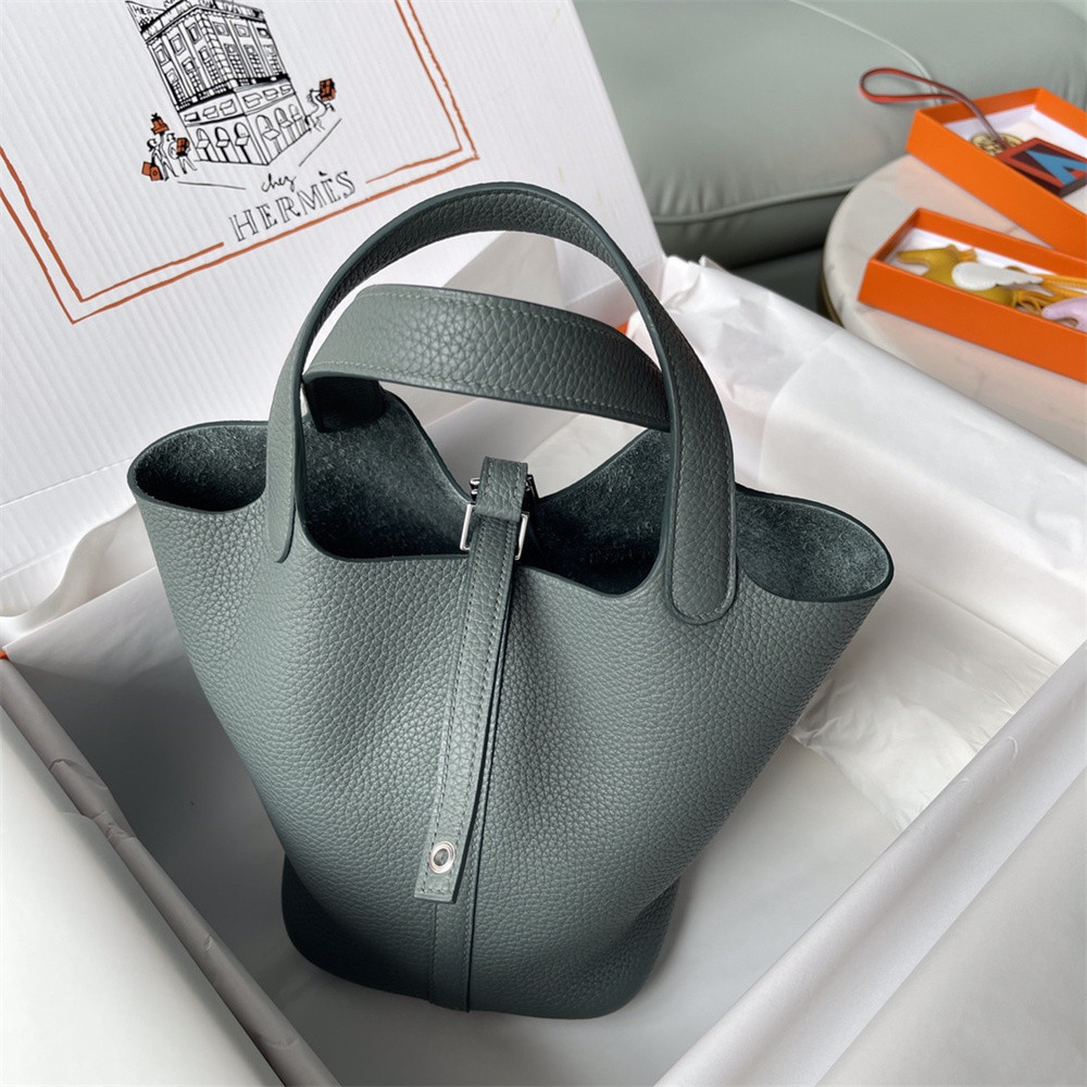 H**me5 Picotin 18cm almond green without original box