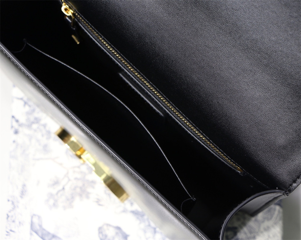 D10r 30 MONTAIGNE CHAIN BAG SHINY BLACK