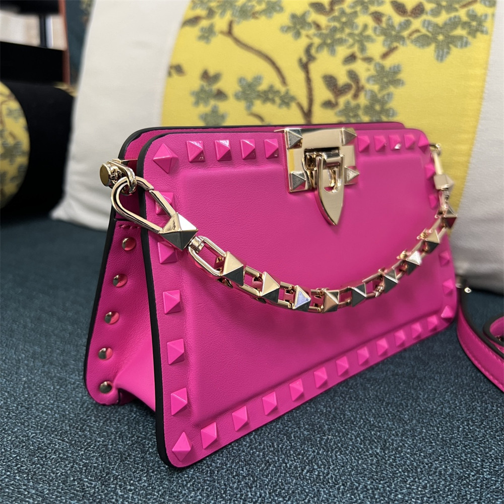 Va1e*ntin0 GARAVANI ROCKSTUD23 SMALL SMOOTH CALFSKIN SHOULDER BAG ROSERED