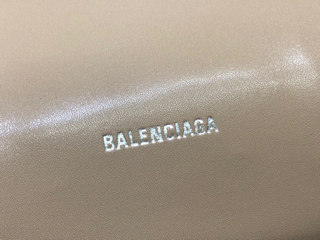 Ba1en*iaga WOMEN