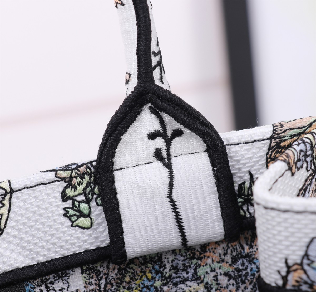 Small D10r BOOK TOTE WHITE MULTICOLOR TOILE DE JOUY MEXICO EMBROIDERY  10.5 x 8.5 x 5.5 inches