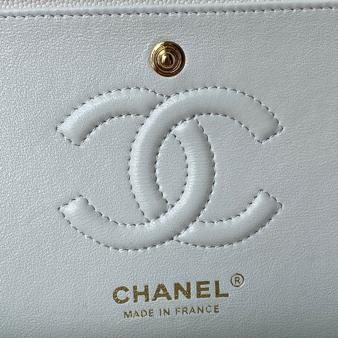 Ch**el SMALL CLASSIC HANDBAG Grained Calfskin & Gold-Tone Metal White 5.7 × 9 × 2.3 in