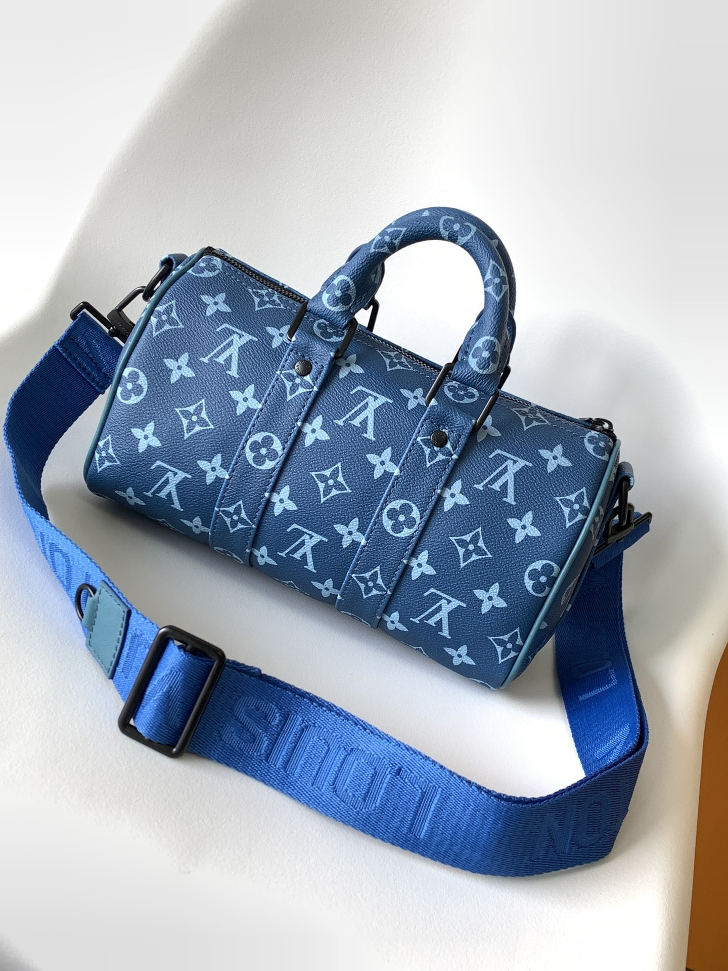 L0vis Vvtt0n Keepall Bandoulière 25 M46803 9.8 x 5.9 x 4.3 inches