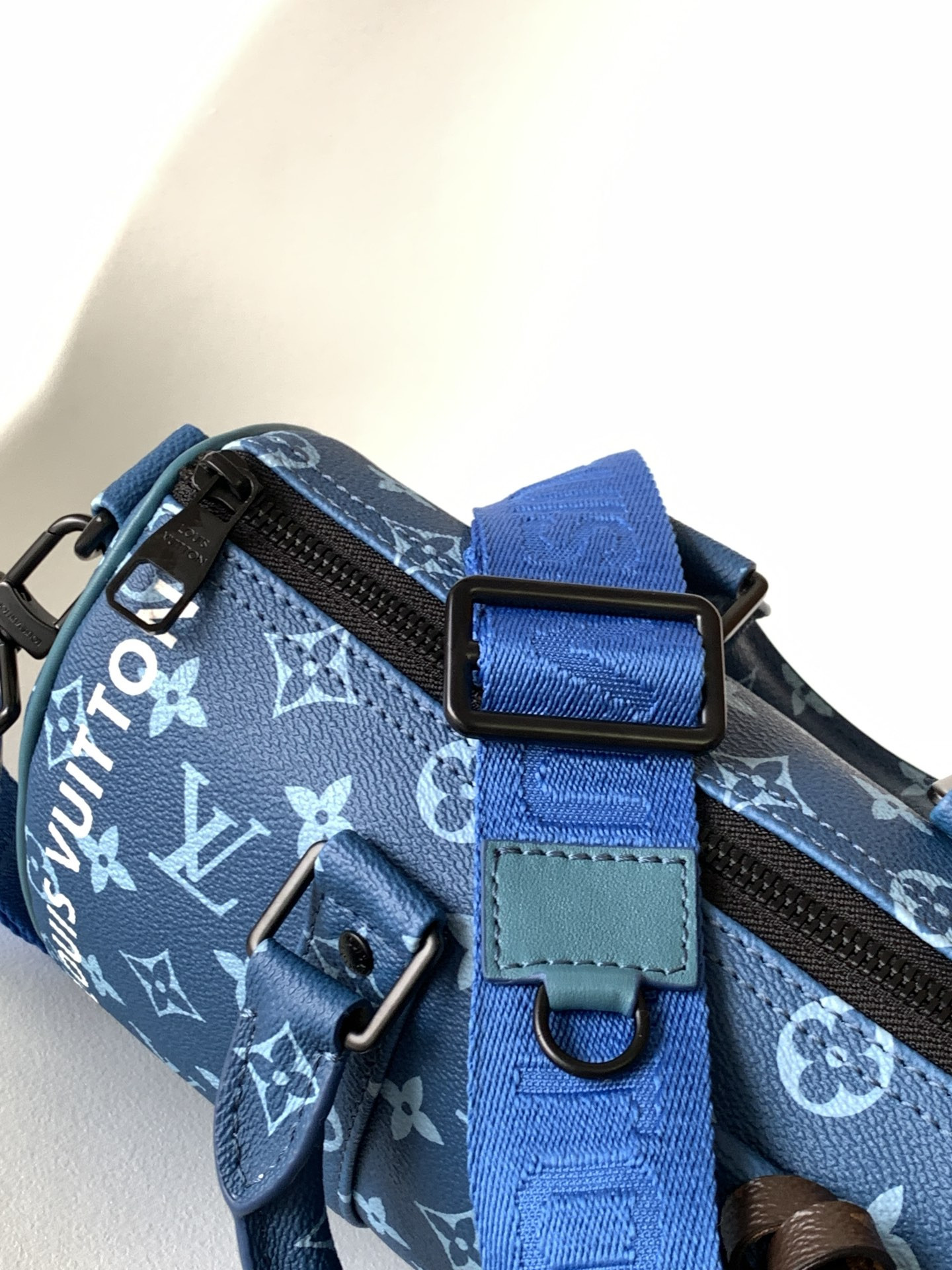 L0vis Vvtt0n Keepall Bandoulière 25 M46803 9.8 x 5.9 x 4.3 inches
