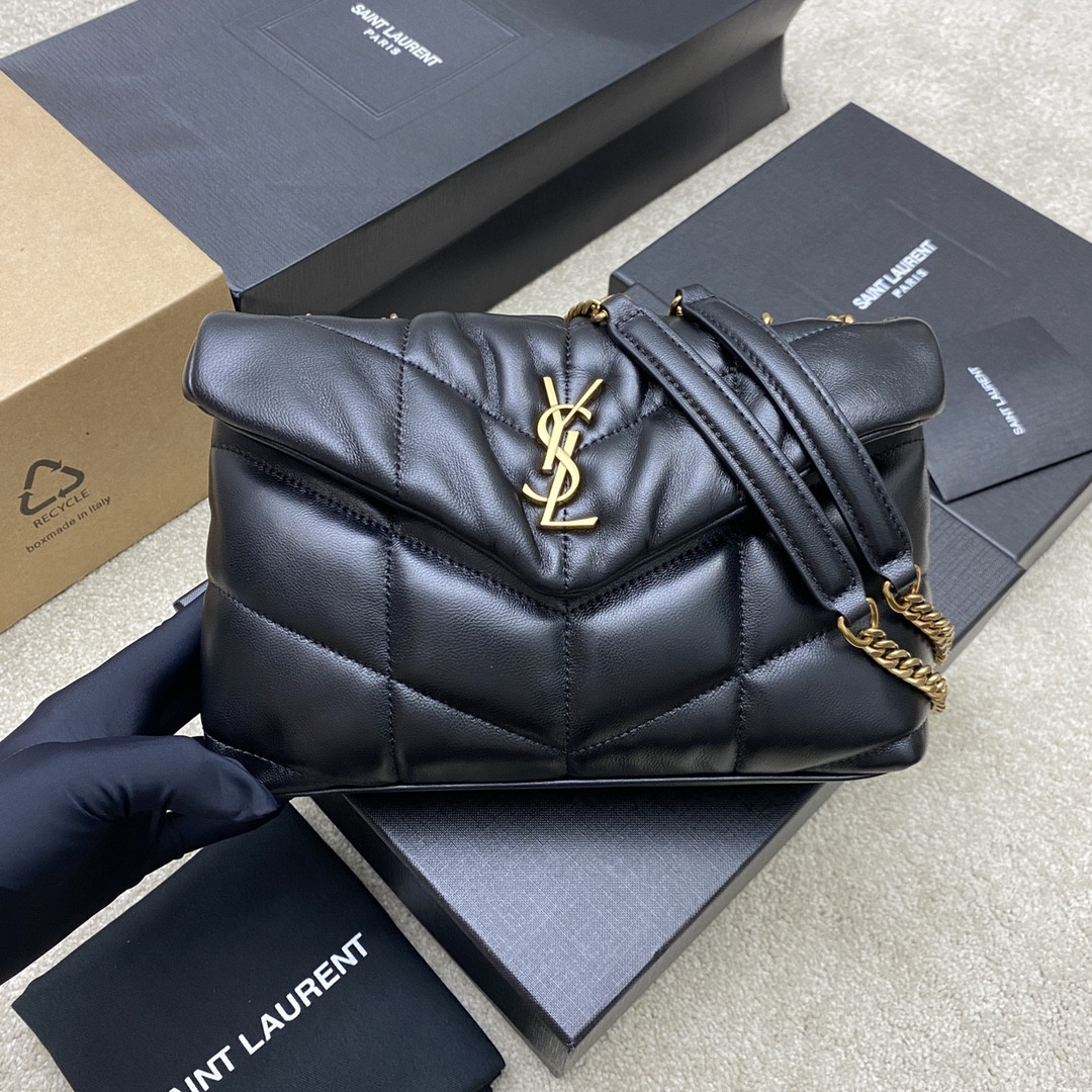 Y51 PUFFER IN LEATHER BLACK 23 X 15.5 X 5.8 CM