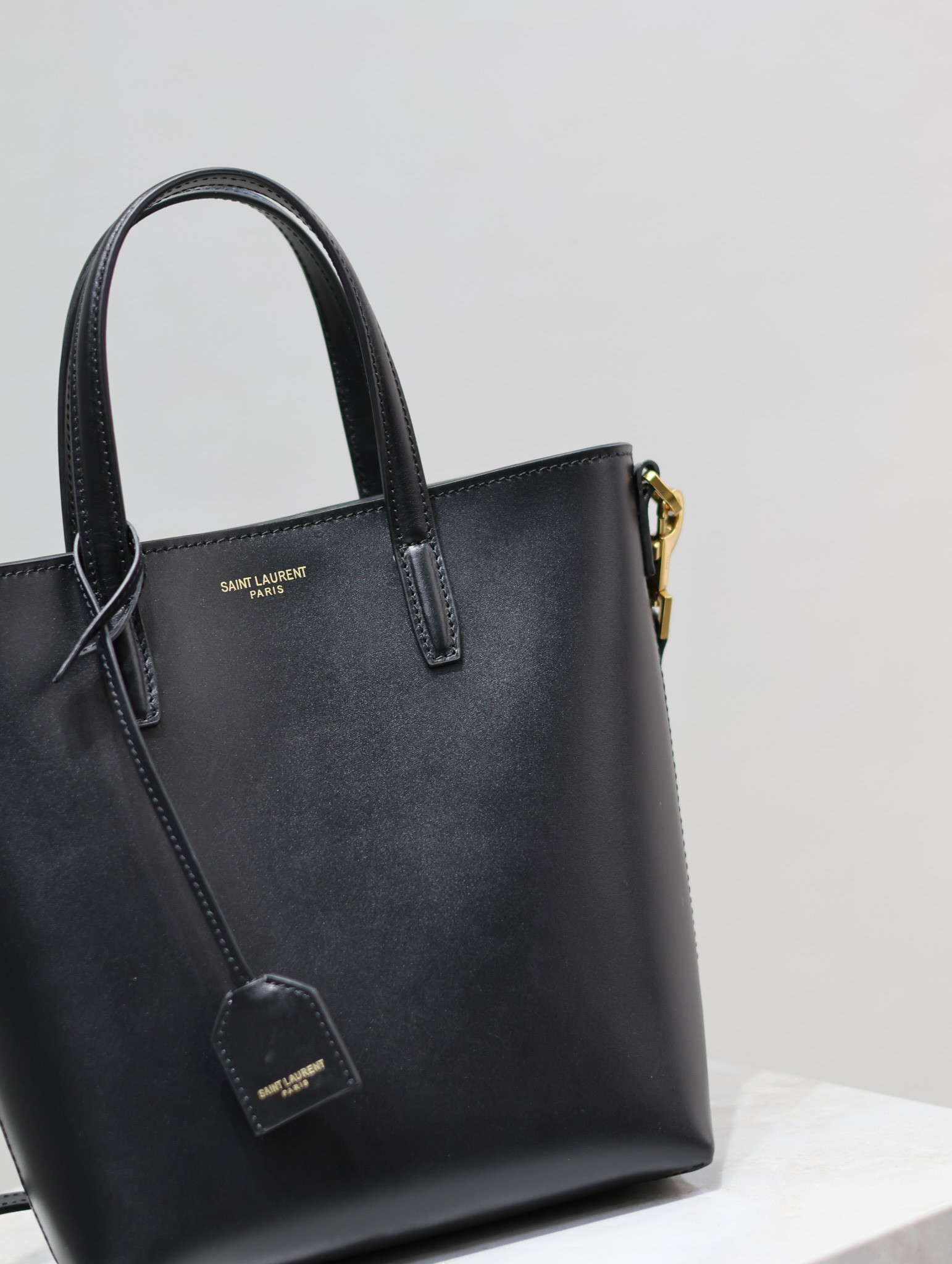Y51 Sa1nt Lau*nt PARIS MINI TOY SHOPPING IN SMOOTH LEATHER BLACK 7.1 X 6.7 X 3.1 INCHES