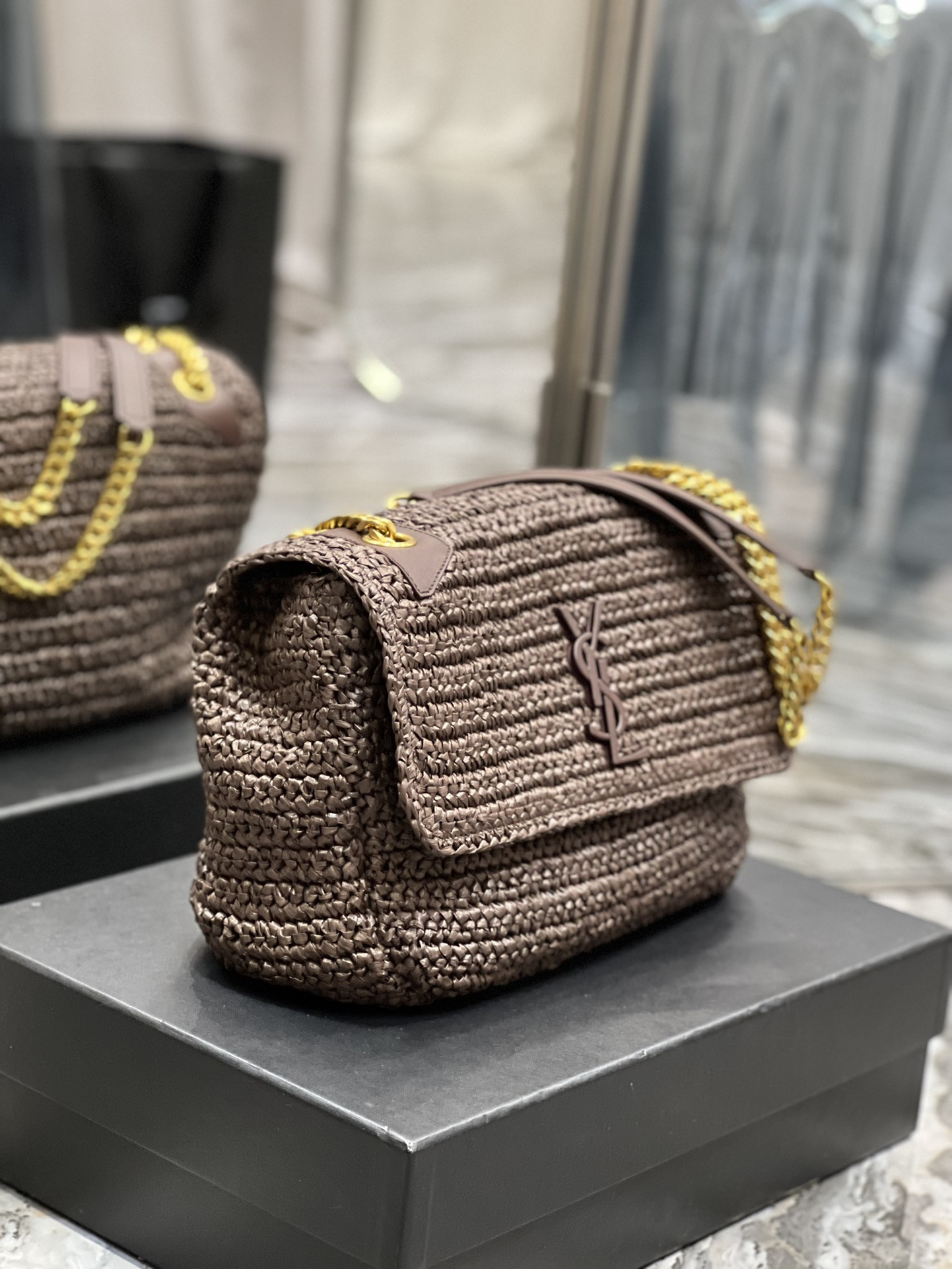 Y51 NIKI MEDIUM CHAIN BAG IN RAFFIA AND LEATHER COFFEE 11 X 7.8 X 3.3 INCHES