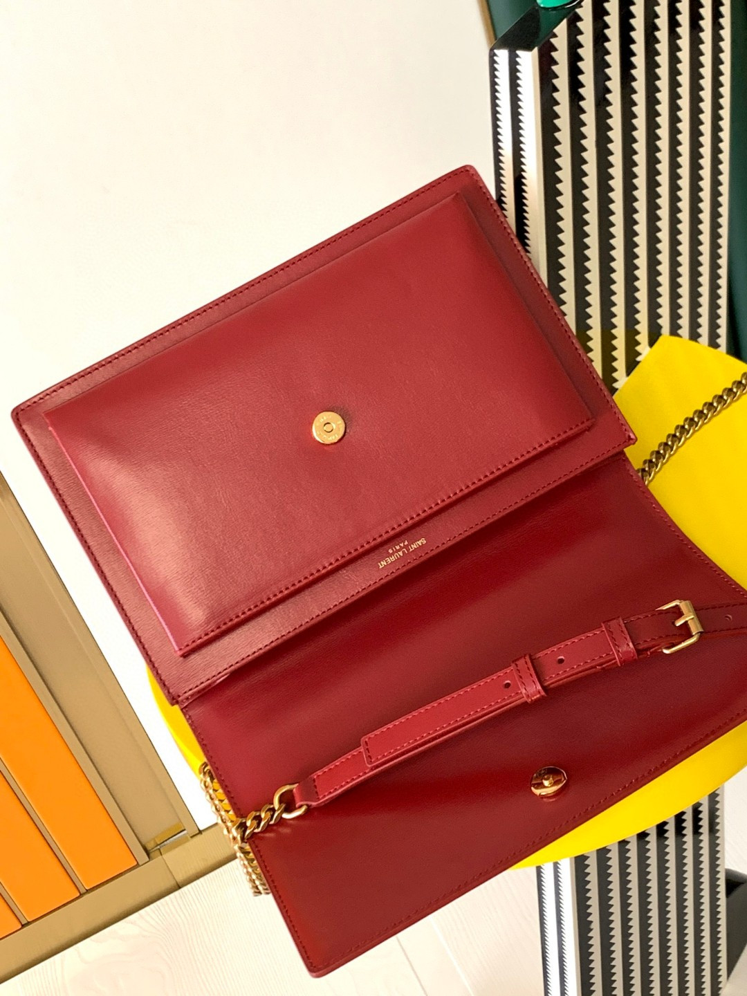 Y51 SUNSET LARGE IN SMOOTH LEATHER RED 10.6 X 7 X 3.1 INCHES