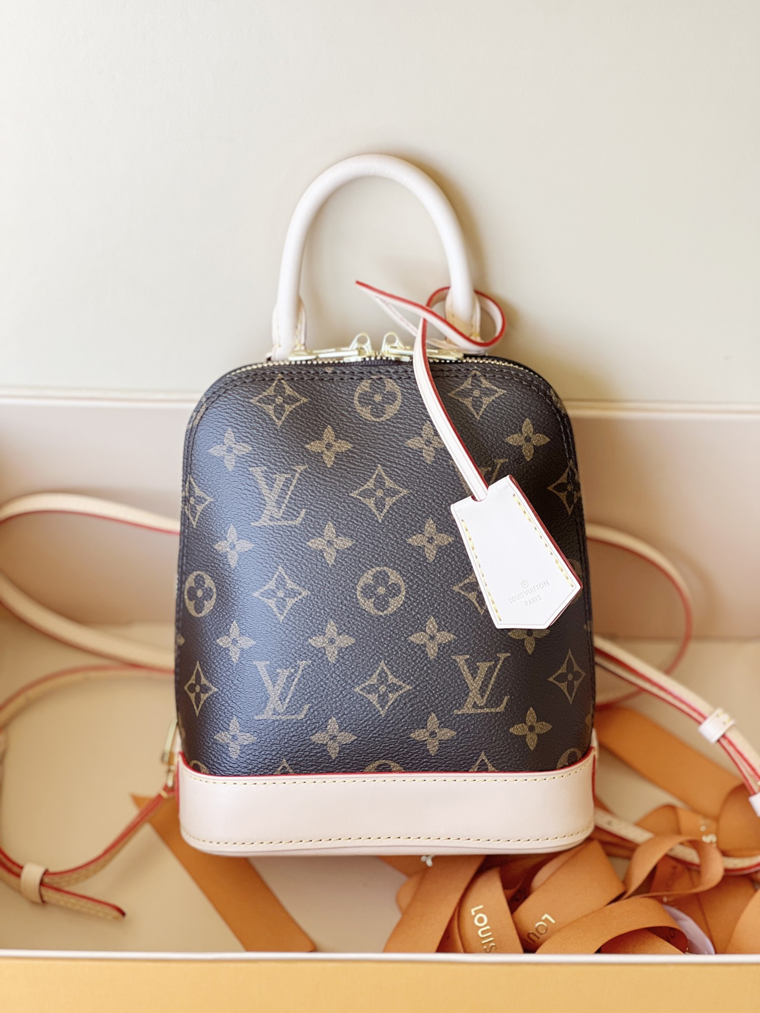 L0vis Vvtt0n M47132 Alma Backpack 15 x 20 x 10 cm