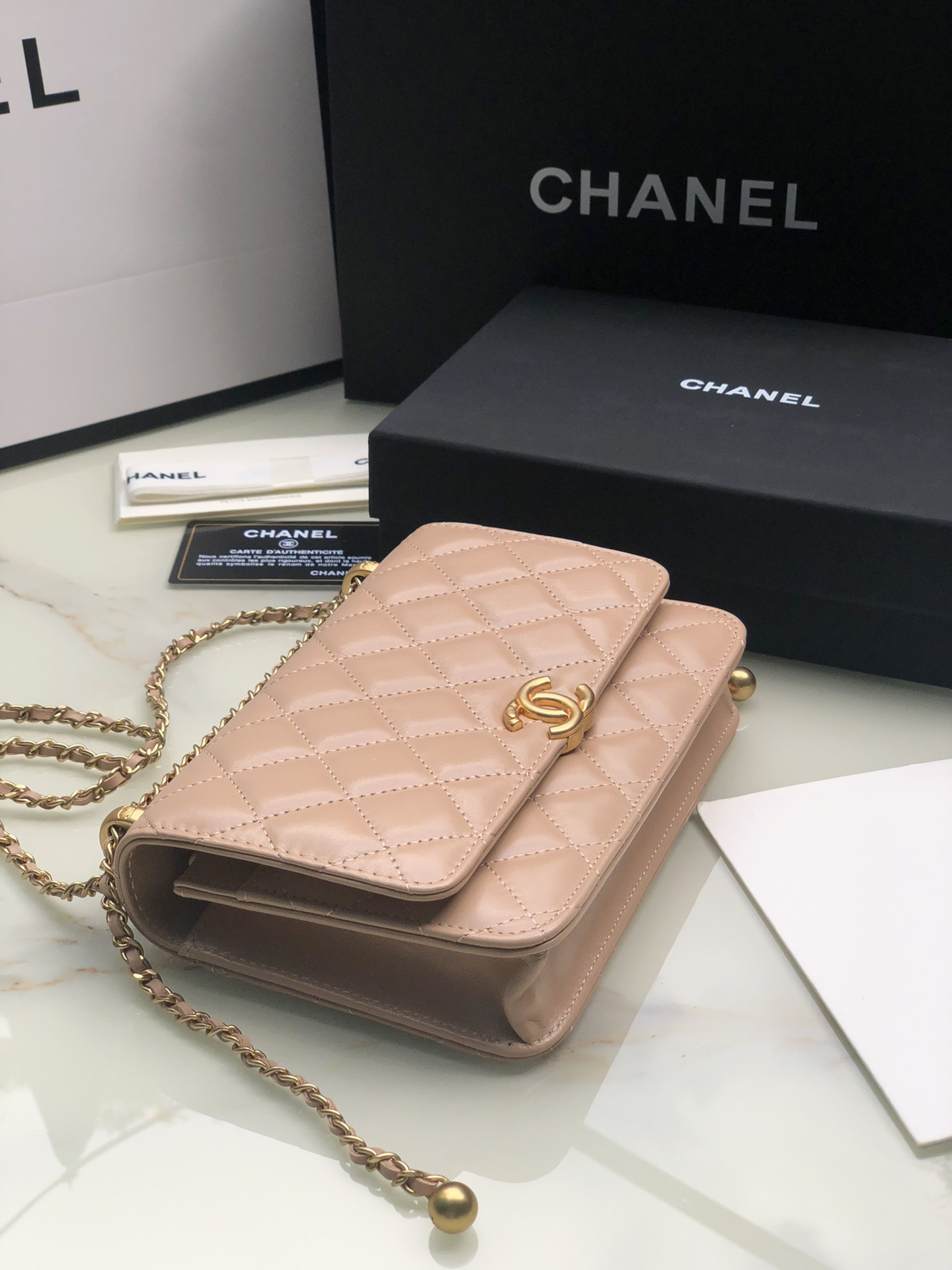 Ch**el CLASSIC WALLET ON CHAIN Pink 4.8 × 7.5 × 1.4 in