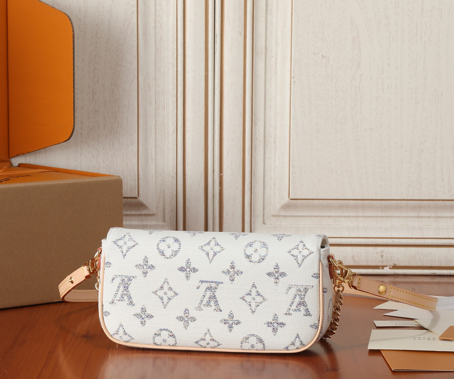 LV Wallet on Chain Ivy M83499 9.3 x 4.7 x 1.7 inches