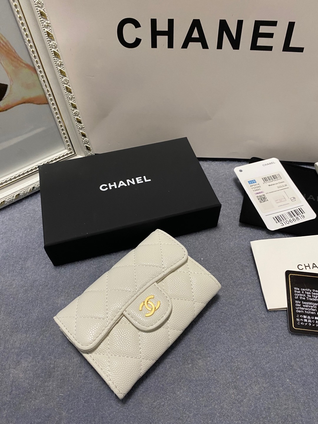 Ch**el card holder 11.3 x 7.5 x 2.5 cm