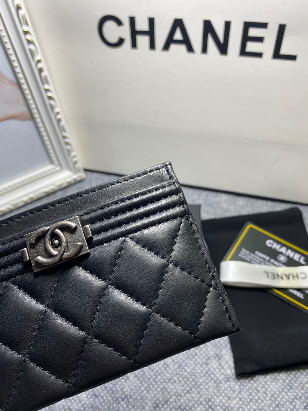 Ch**el card holder 10cm