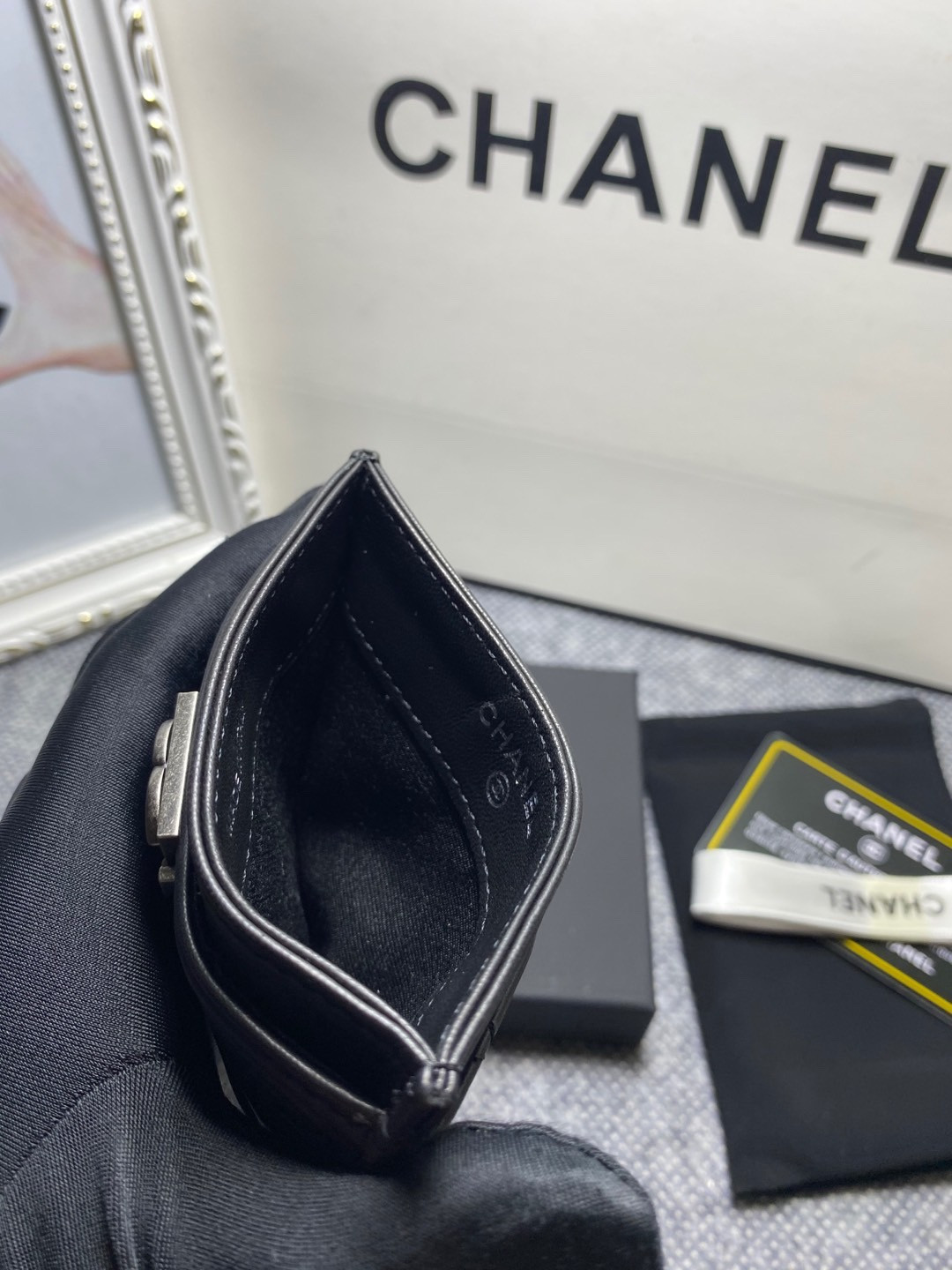 Ch**el card holder 10cm