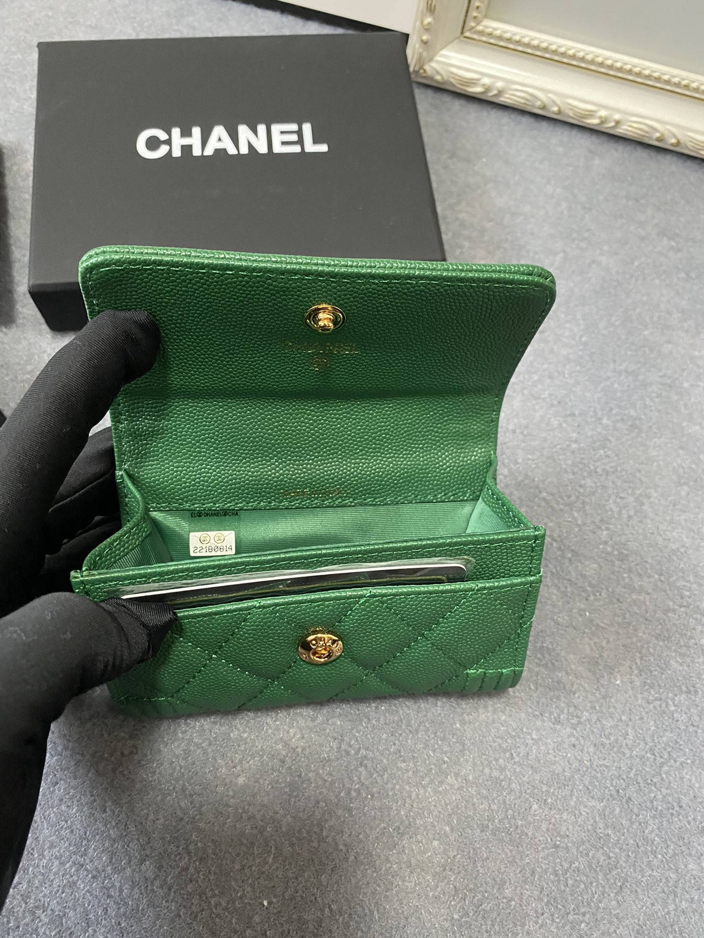 Ch**el FLAP WALLET 12-7CM
