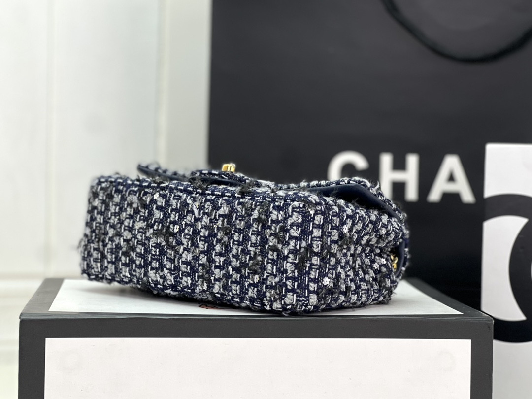 Ch**el MINI CLASSIC 11.12 HANDBAG Tweed & Gold-Tone Metal 4.7 × 7.8 × 2.3 in