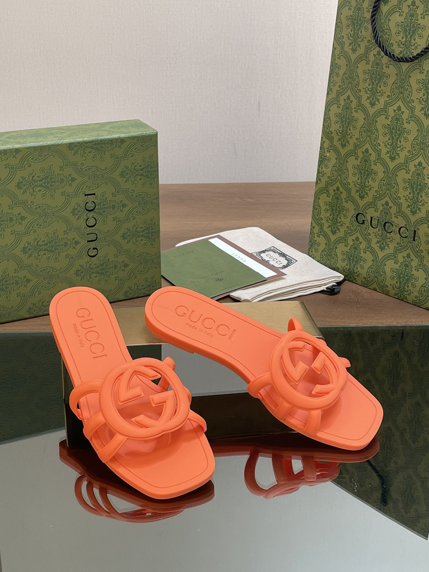 UA Gvc*1 INTERLOCKING G SLIDE SANDAL Orange