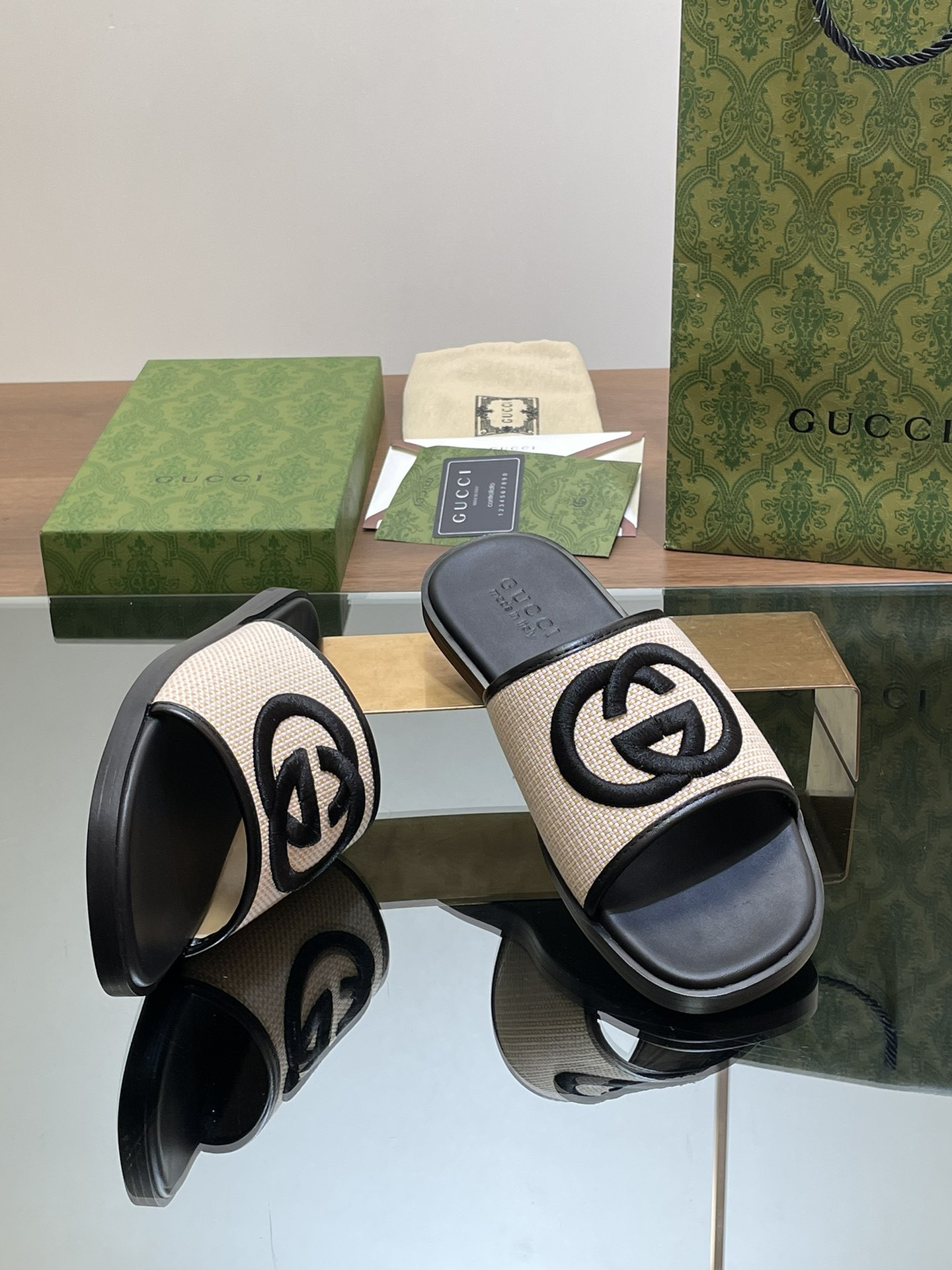 UA Gvc*1 INTERLOCKING G SLIDE SANDAL