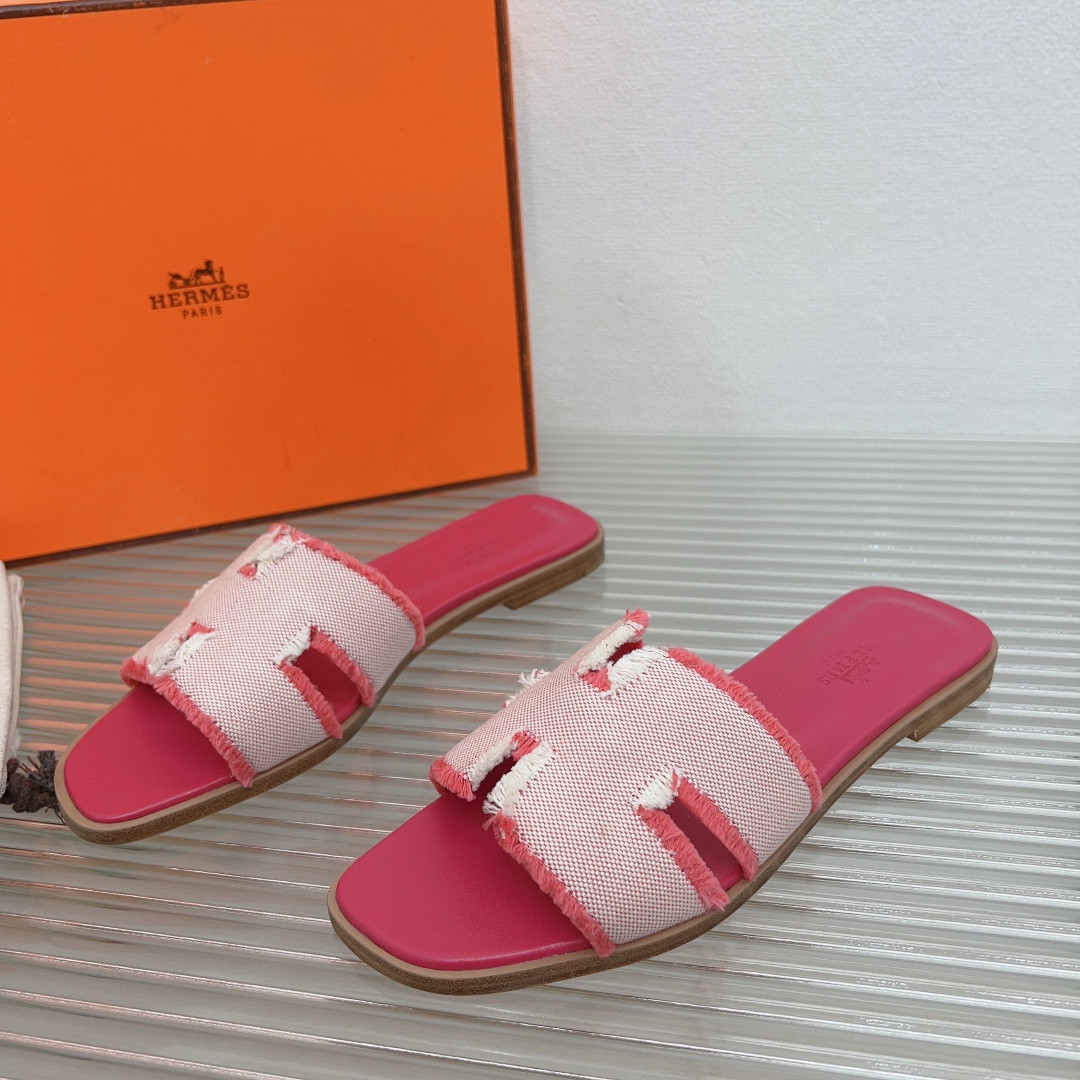 UA H**me5 Oran sandal