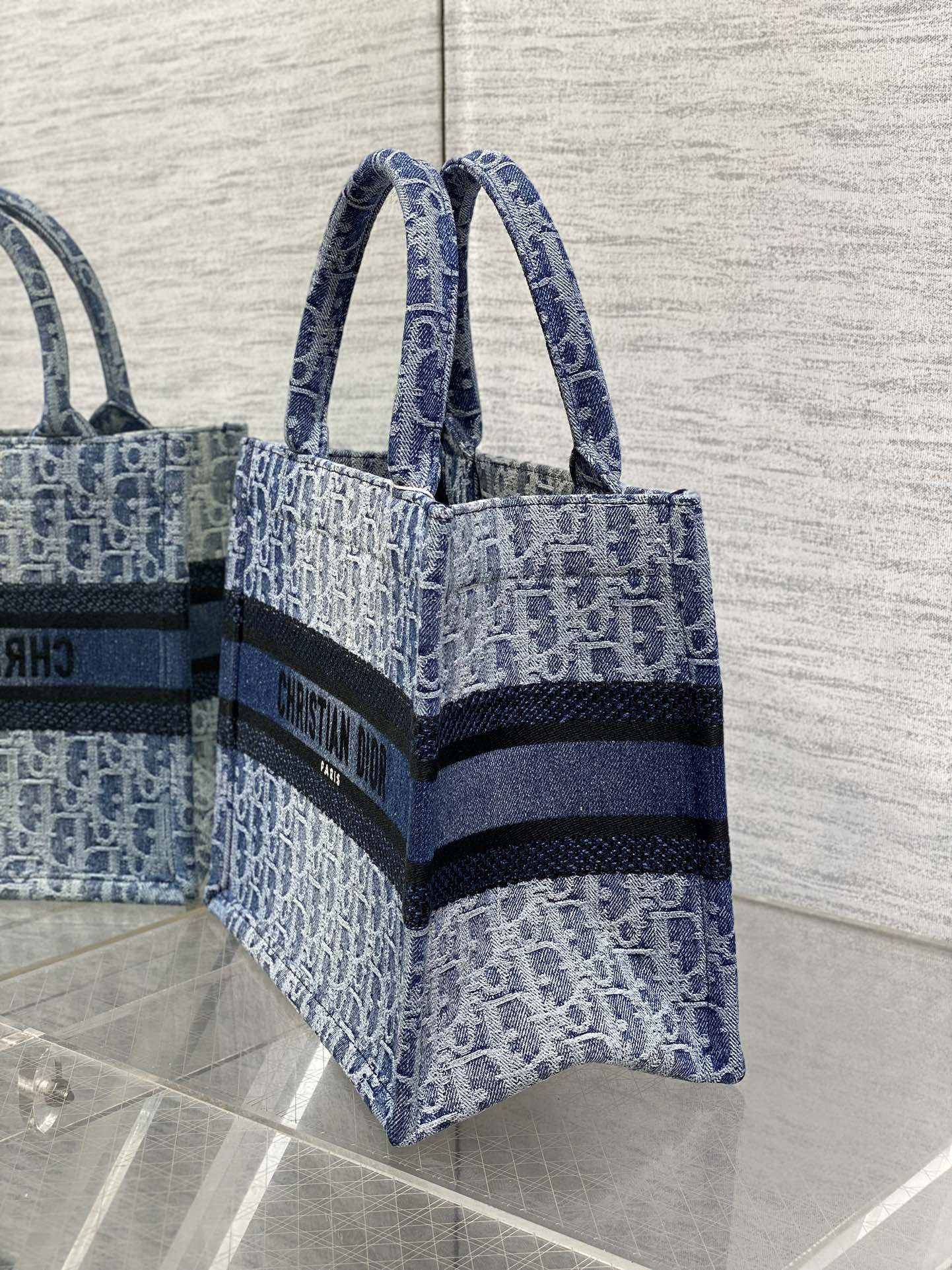 large d10r book tote blue De*1m d10r oblique jacquard 26x8x22cm