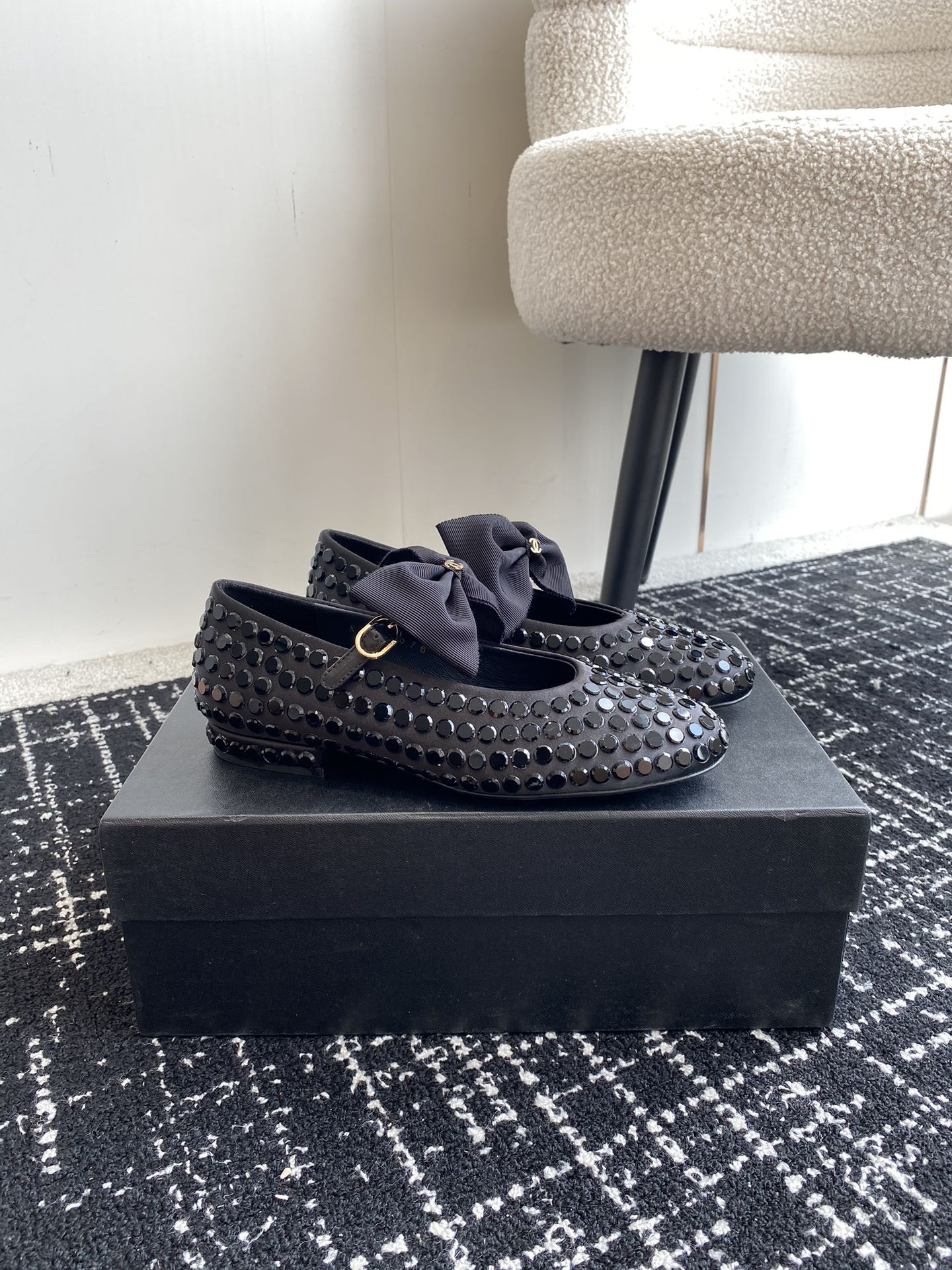 UA Ch**el MARY JANES FLAT