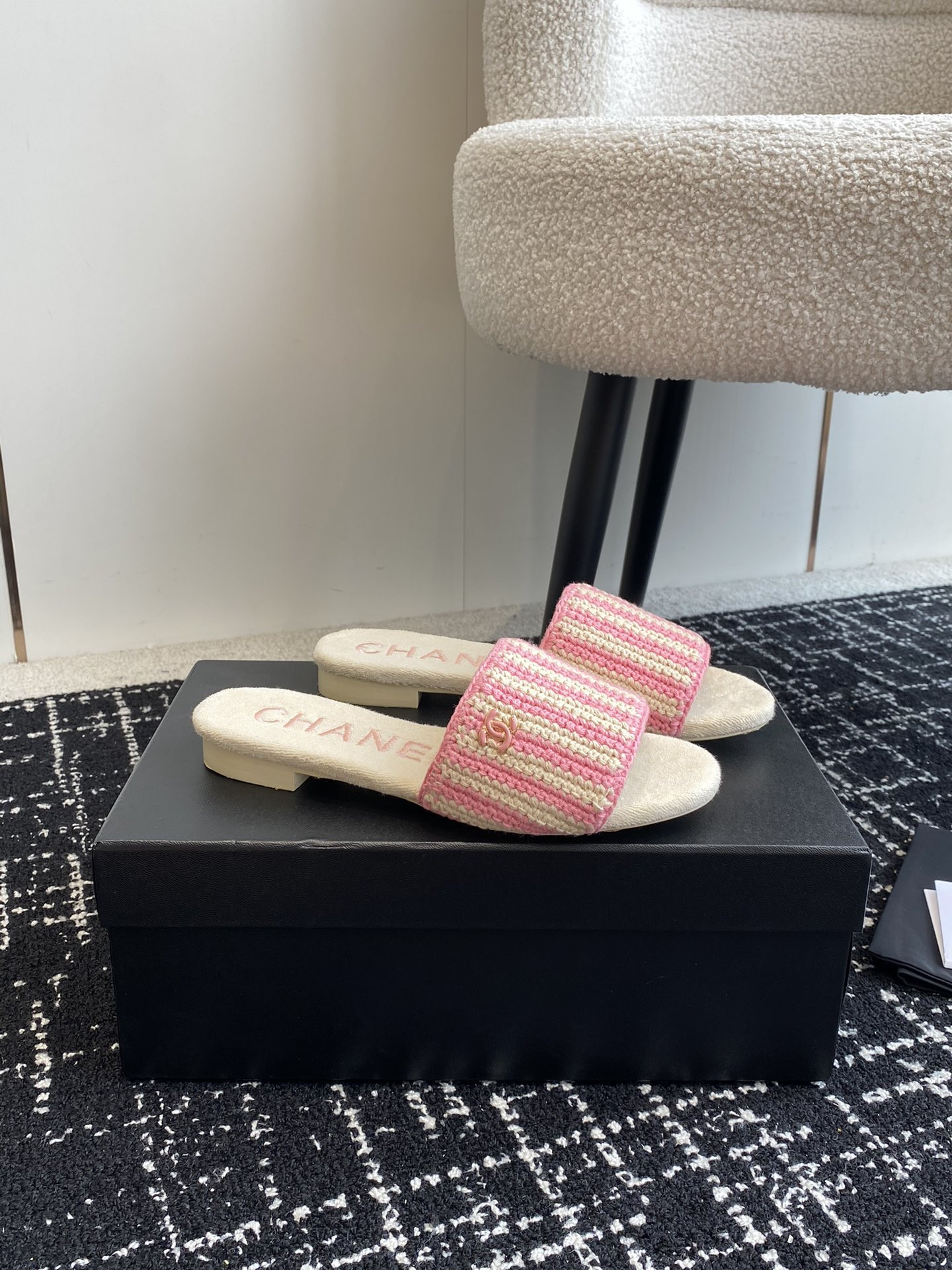 UA Ch**el WOMEN'S SLIDES