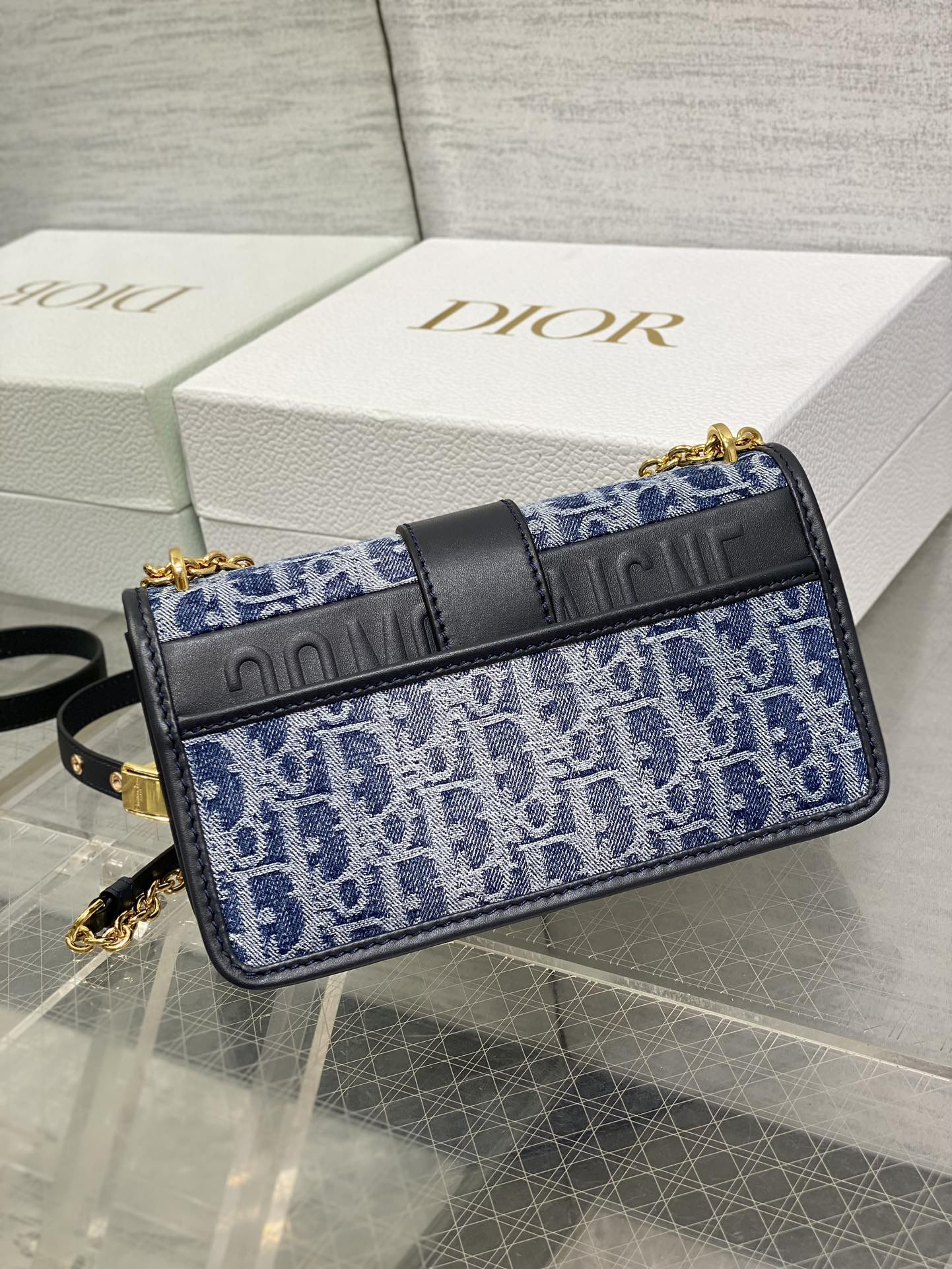 d10r 30 montaigne east-west bag with chain blue De*1m d10r oblique jacquard  21 x 12 x 6 cm