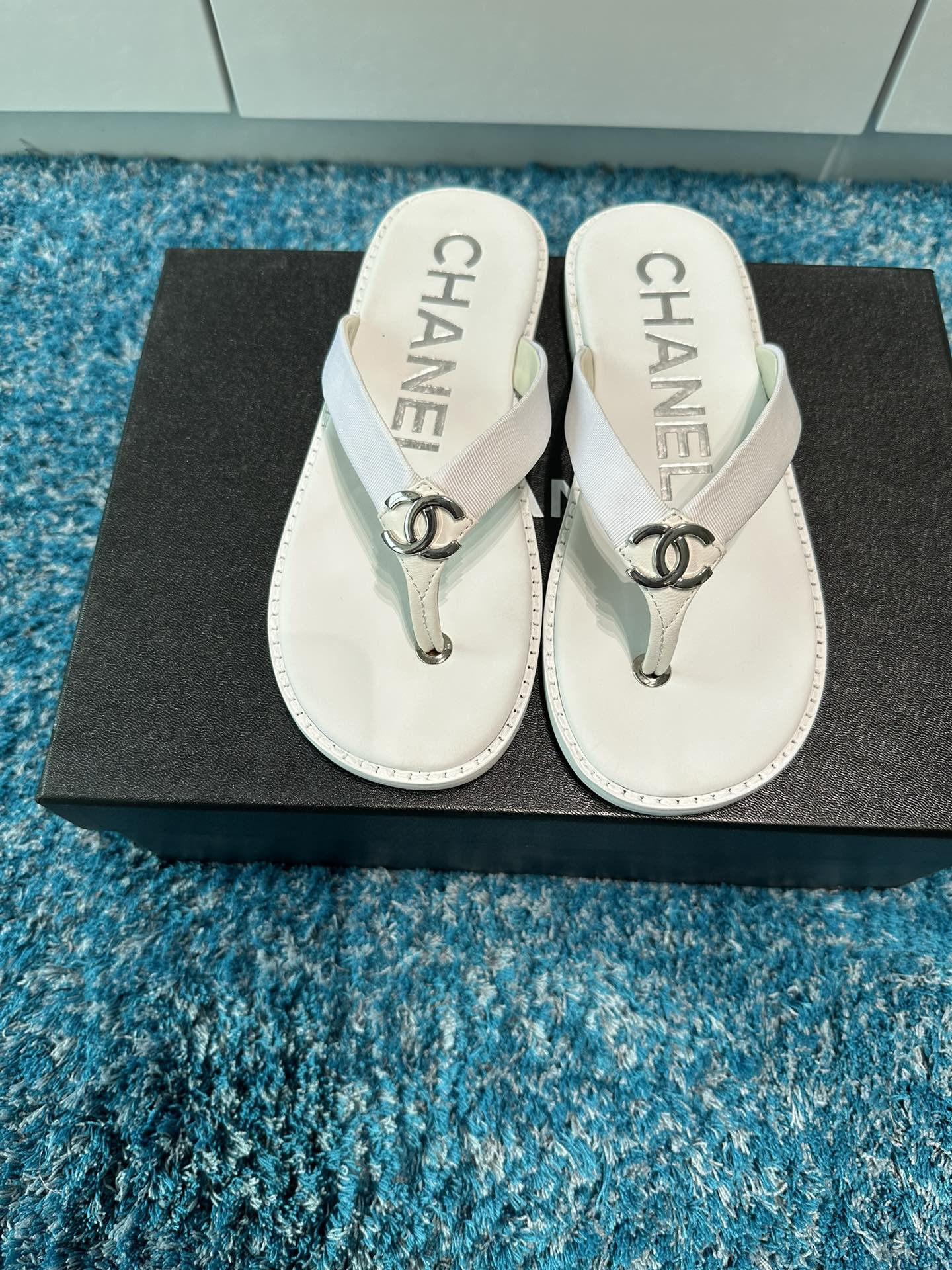 UA Ch**el THONGS